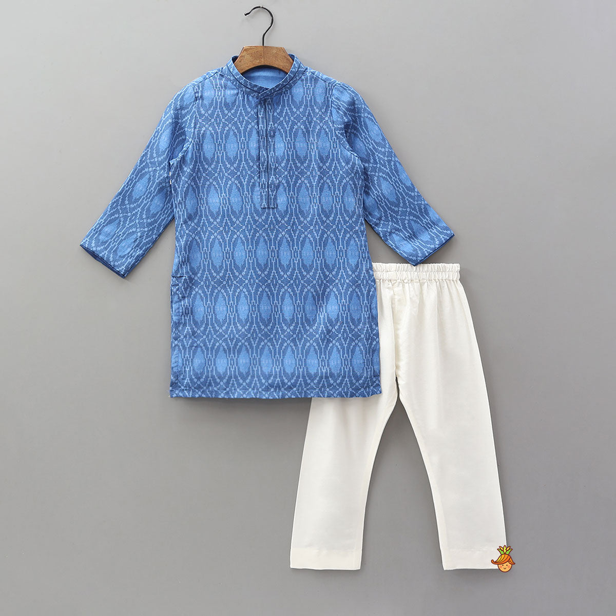 Pre Order: Elegant Printed Kurta With Jacket And Pyjama