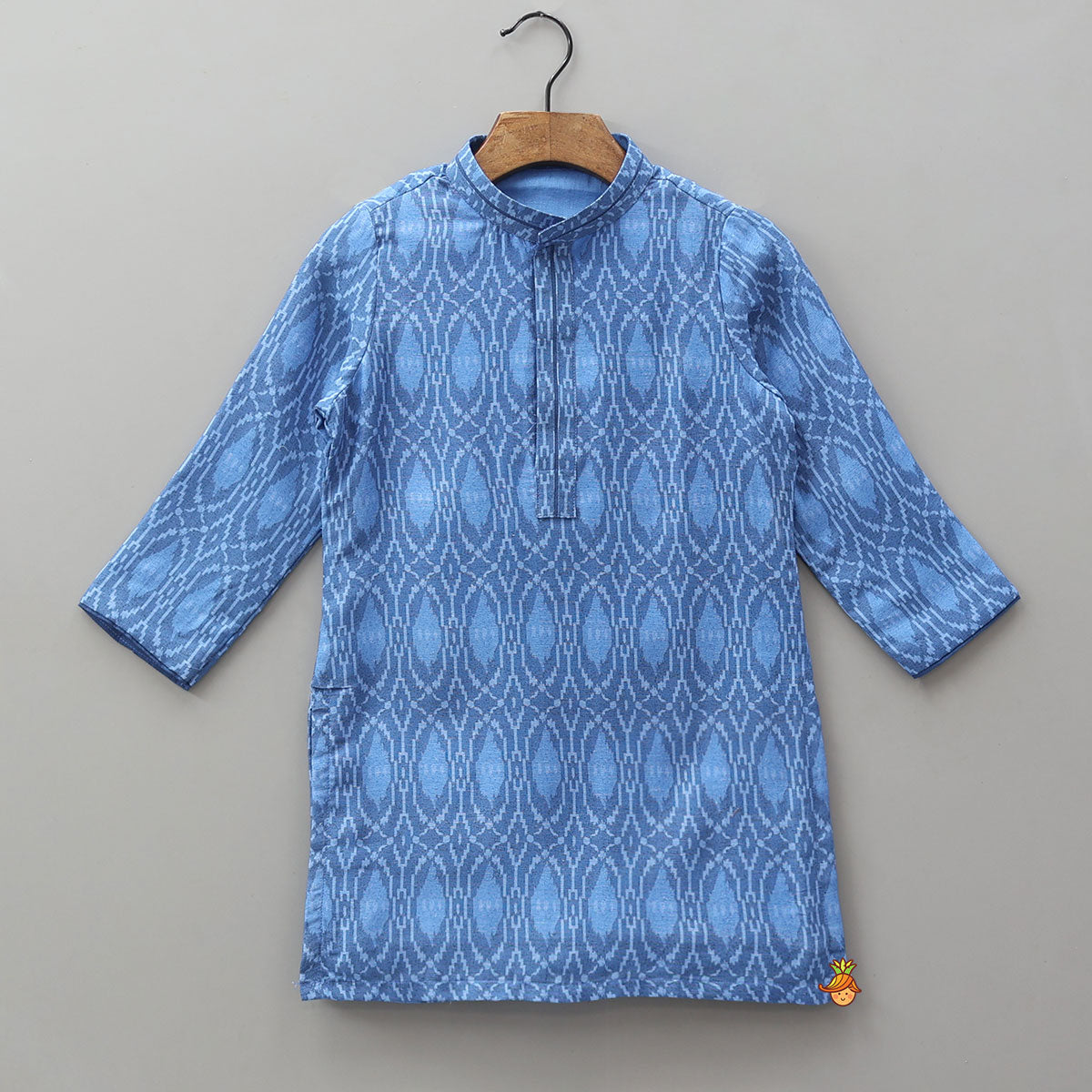 Pre Order: Elegant Printed Kurta With Jacket And Pyjama