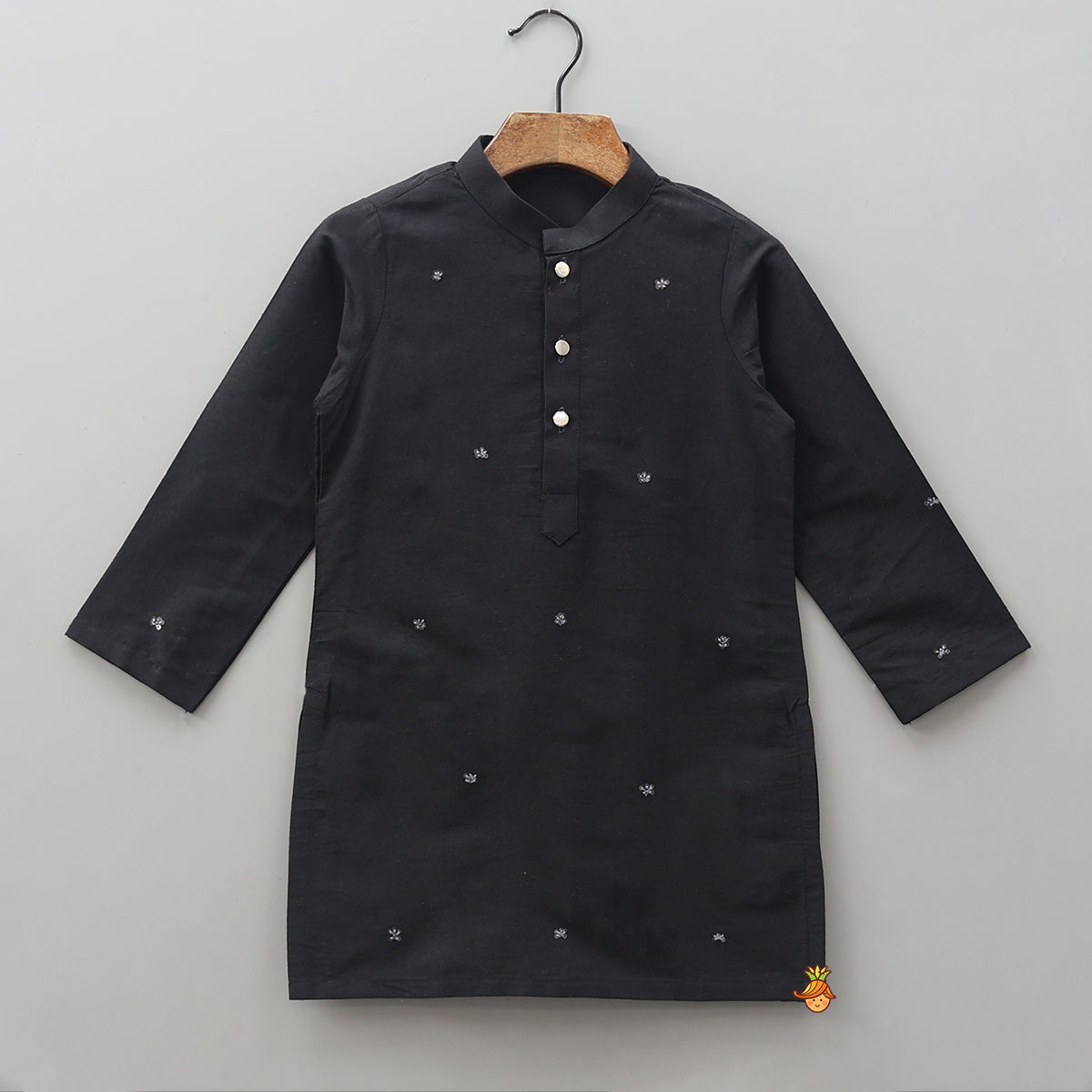 Pre Order: Ethnic Kurta With Pocket Detail Embroidered Jacket And Pyjama