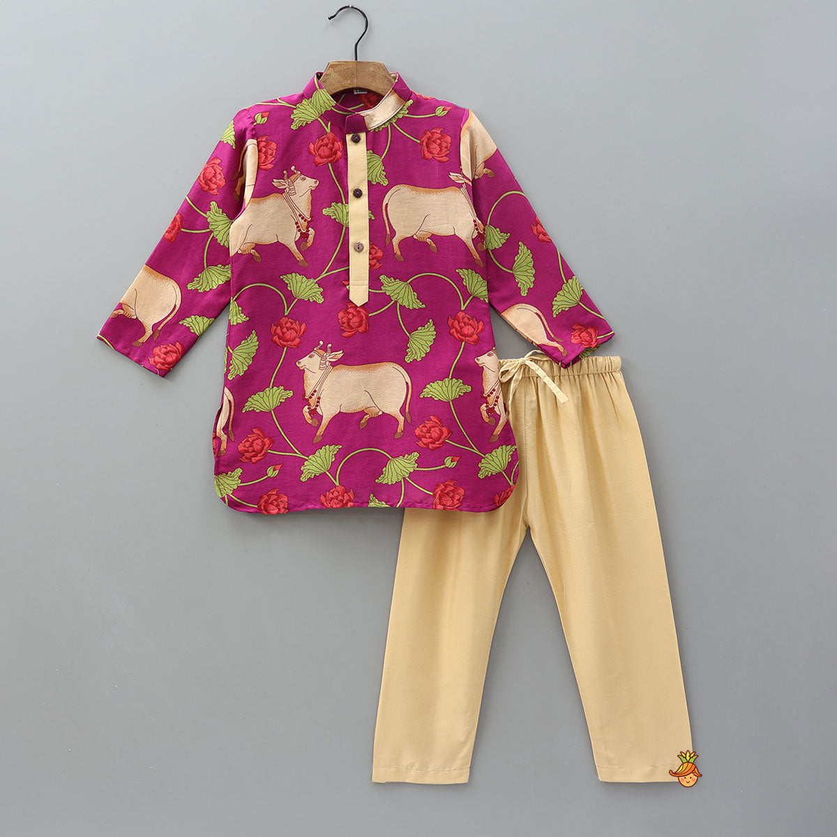 Pre Order: Curved Hem Ethnic Kurta With Printed Jacket And Pyjama