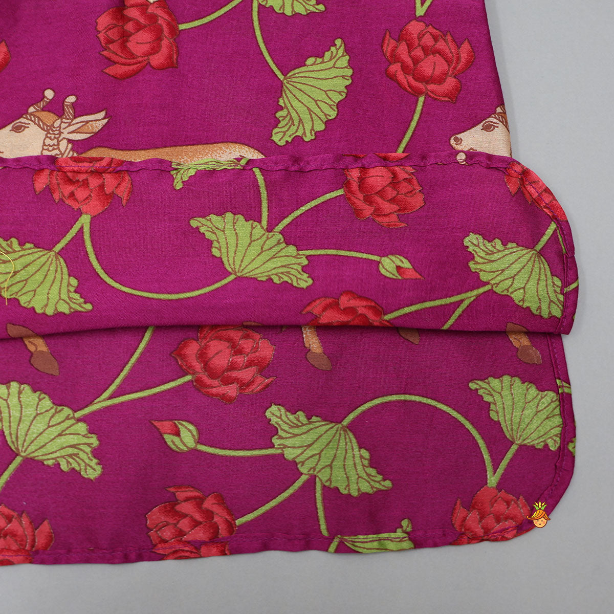 Pre Order: Curved Hem Ethnic Kurta With Printed Jacket And Pyjama