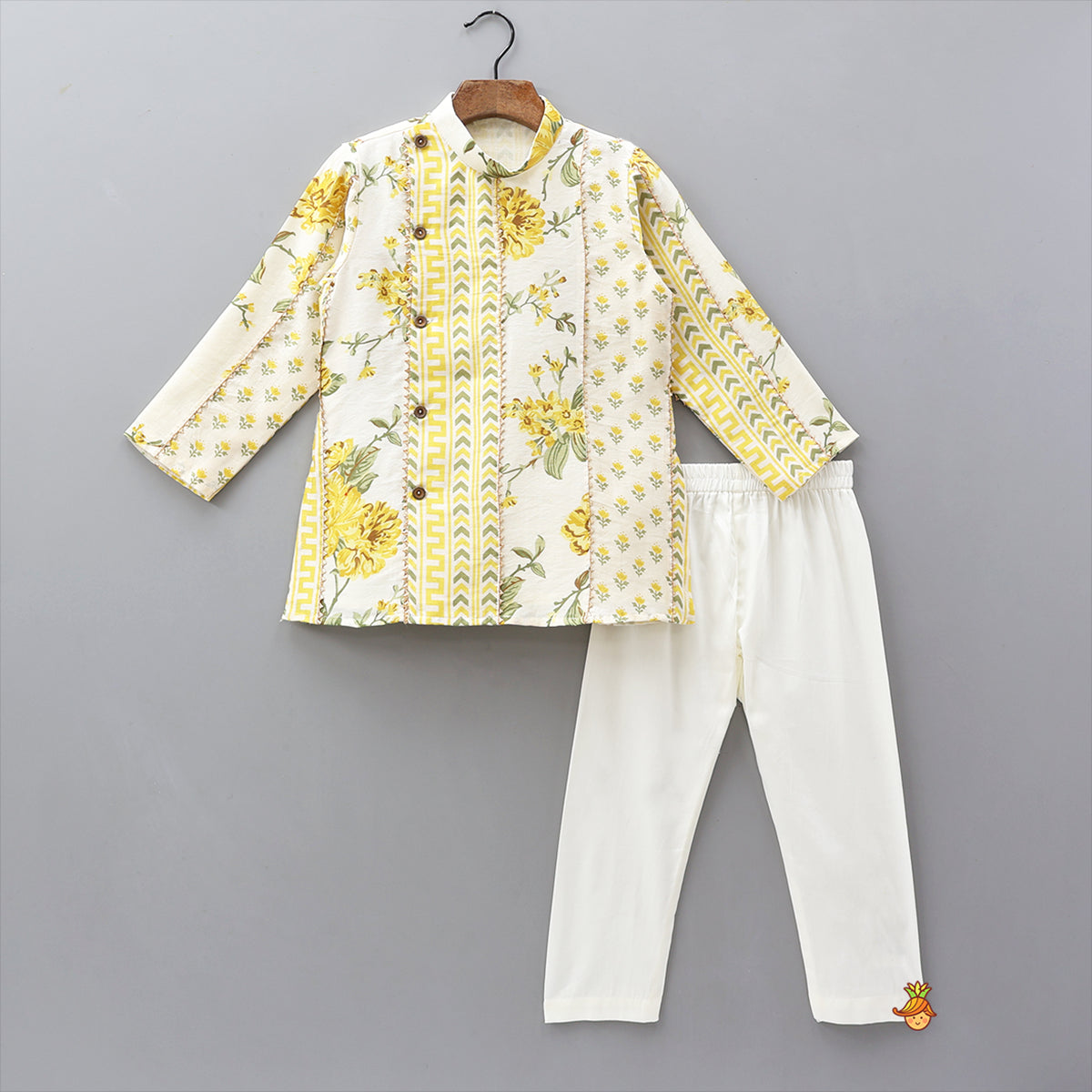 Pre Order: Floral Printed Ethnic Kurta And Pyjama