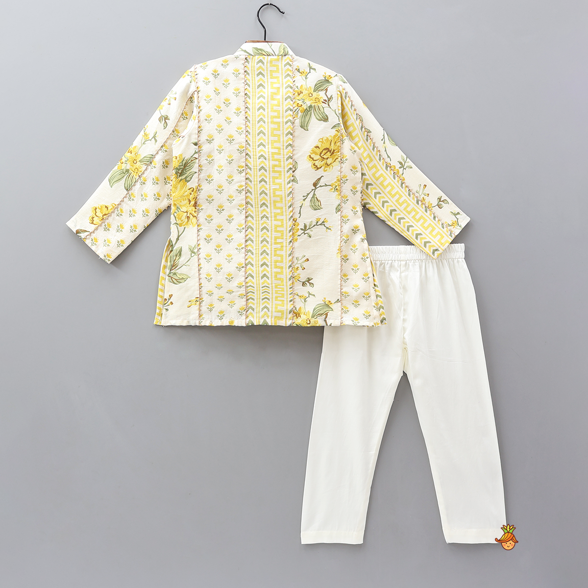 Pre Order: Floral Printed Ethnic Kurta And Pyjama