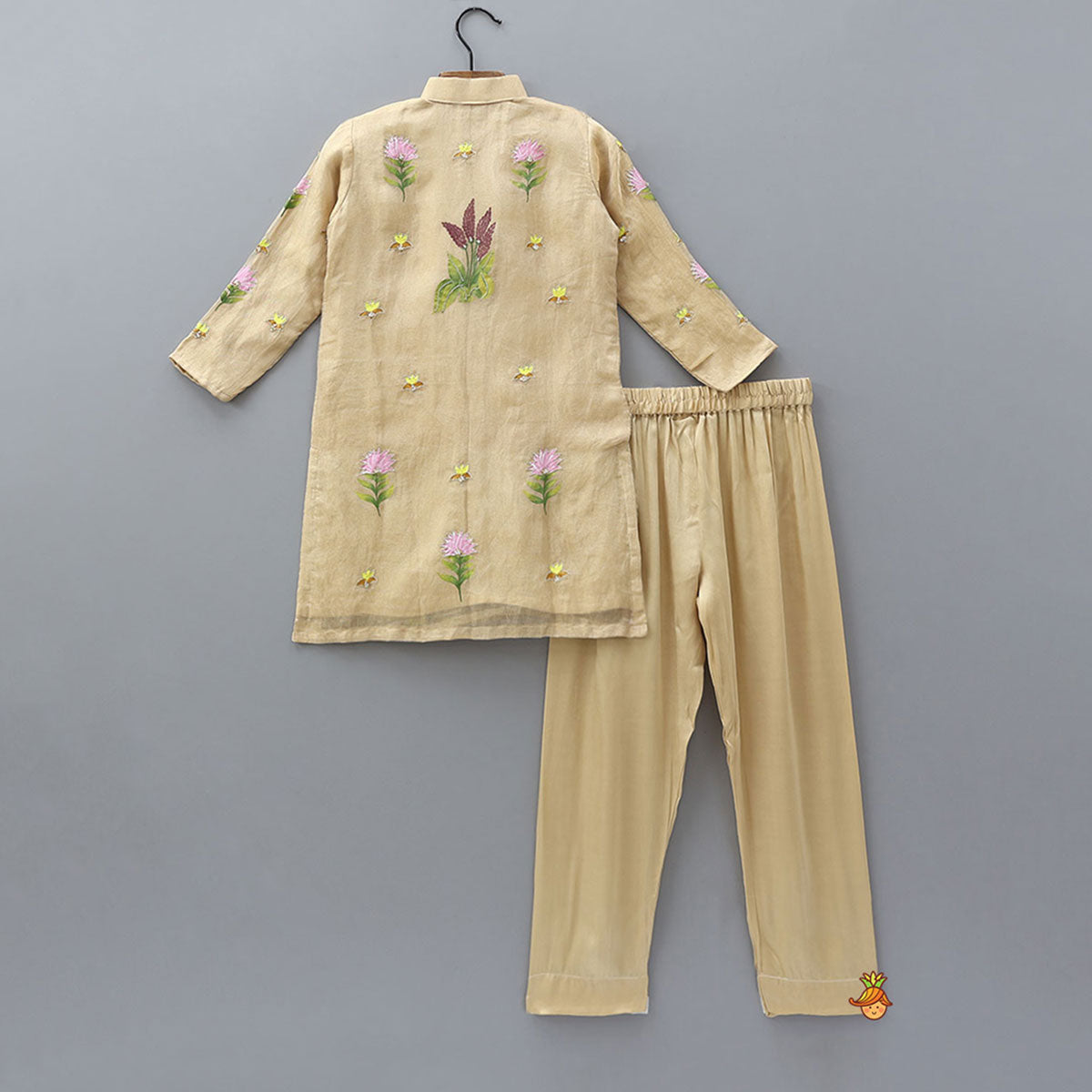 Pre Order: Elegant Hand-Painted Ethnic Kurta And Pyjama