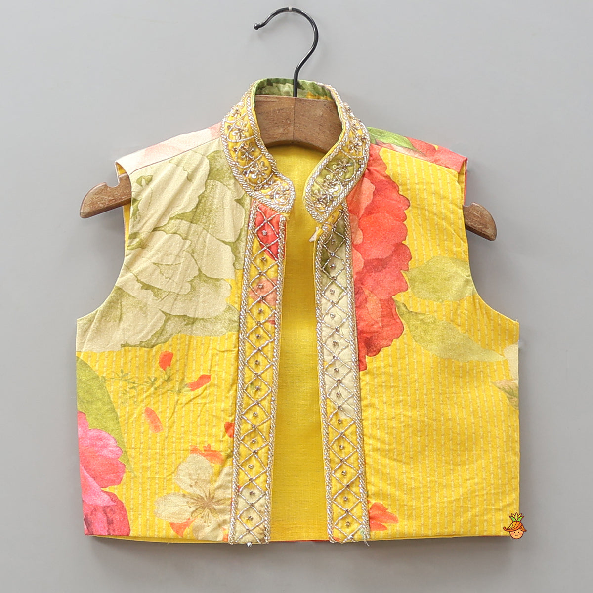 Pre Order: Floral Printed Kurta With Cut Dana Embroidered Jacket And Pyjama