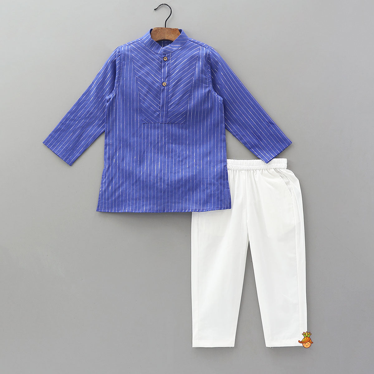 Lurex Stripe Detailed Ethnic Kurta And Pyjama