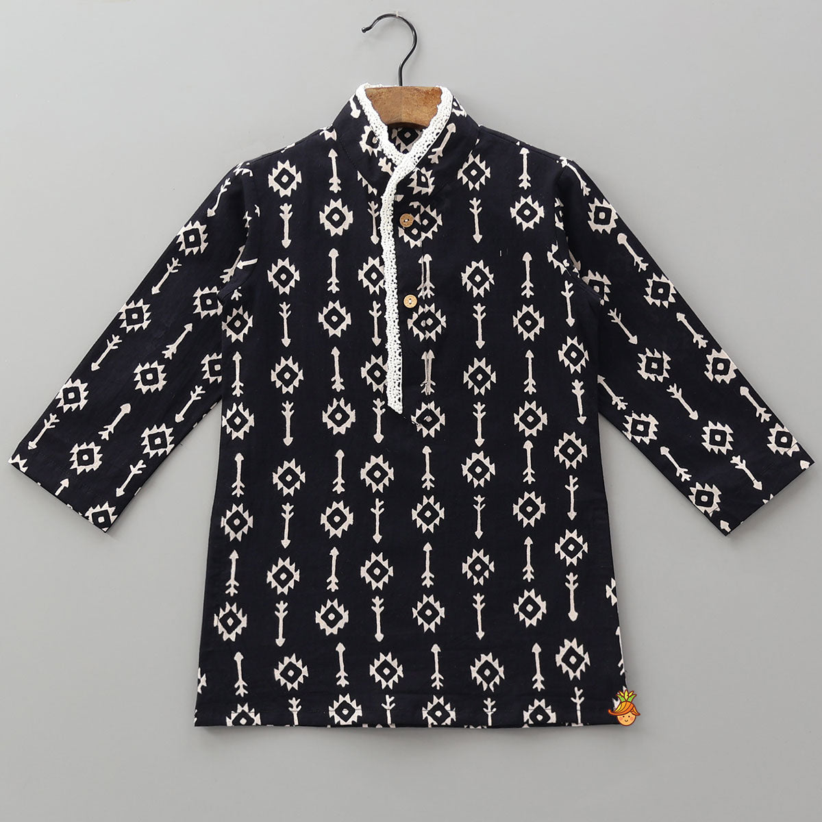 Pre Order: Printed Pocket Detail Ethnic Kurta With Pyjama