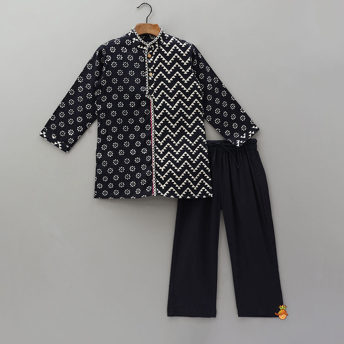 Pre Order: Zig-Zag And Floral Printed Kurta With Pyjama