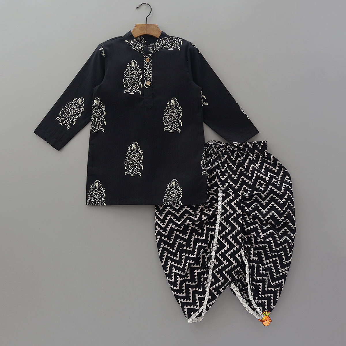 Pre Order: Ethnic Kurta With Front Pocket Jacket And Dhoti