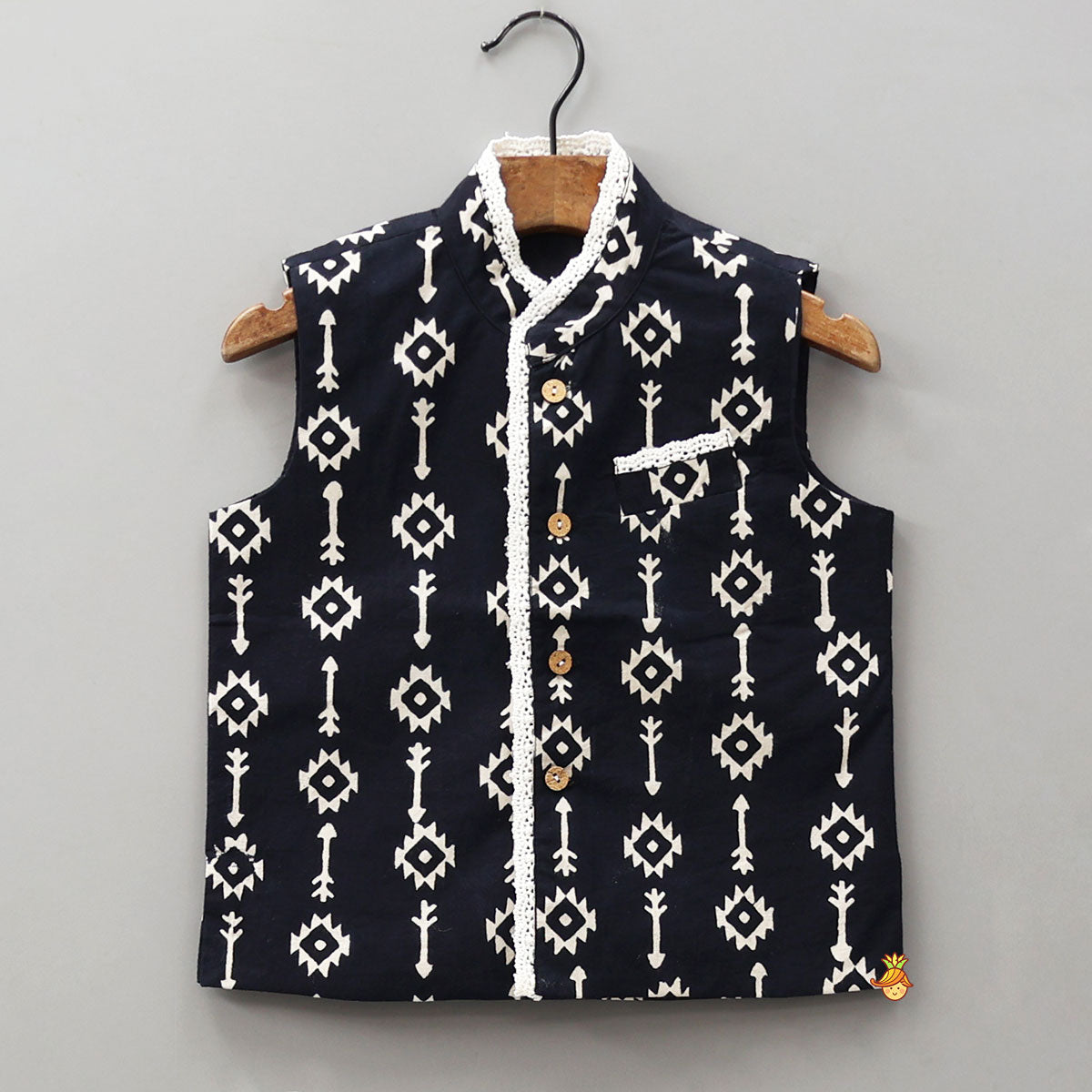 Pre Order: Ethnic Kurta With Front Pocket Jacket And Dhoti