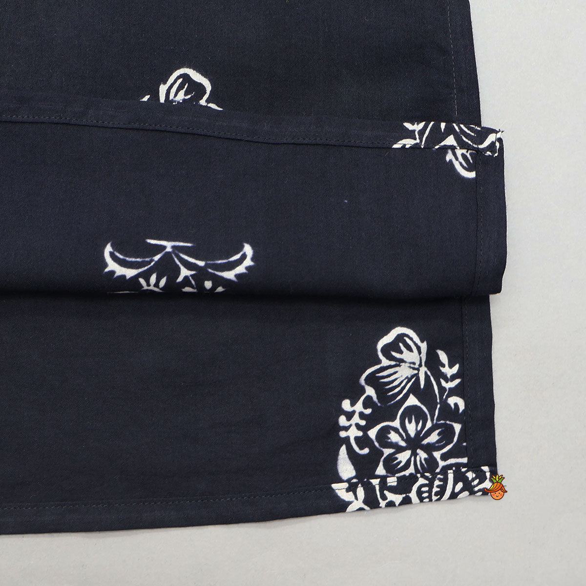 Pre Order: Ethnic Kurta With Front Pocket Jacket And Dhoti