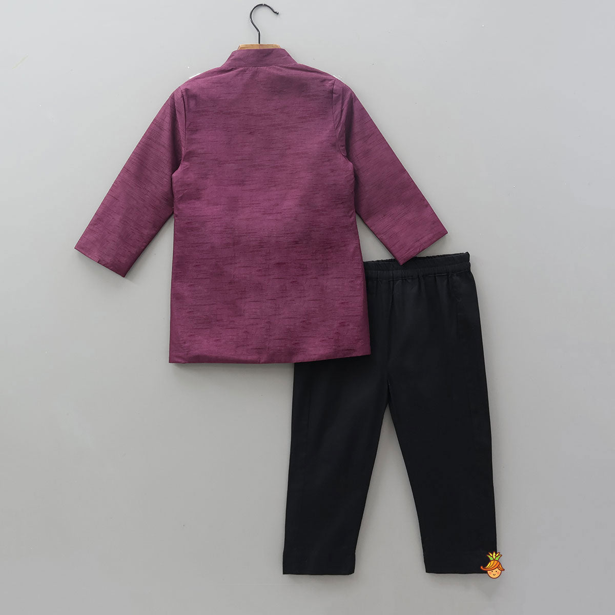 Pre Order: Elegant Floral Embellished Kurta And Pyjama