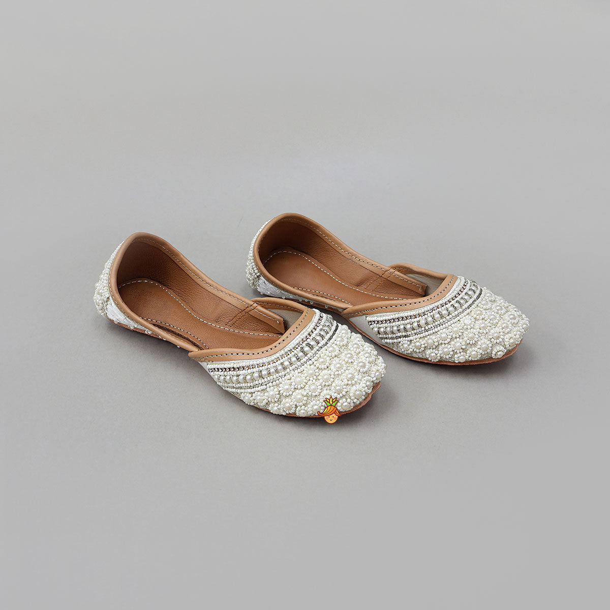 Beaded Floral Embroidered Jutti