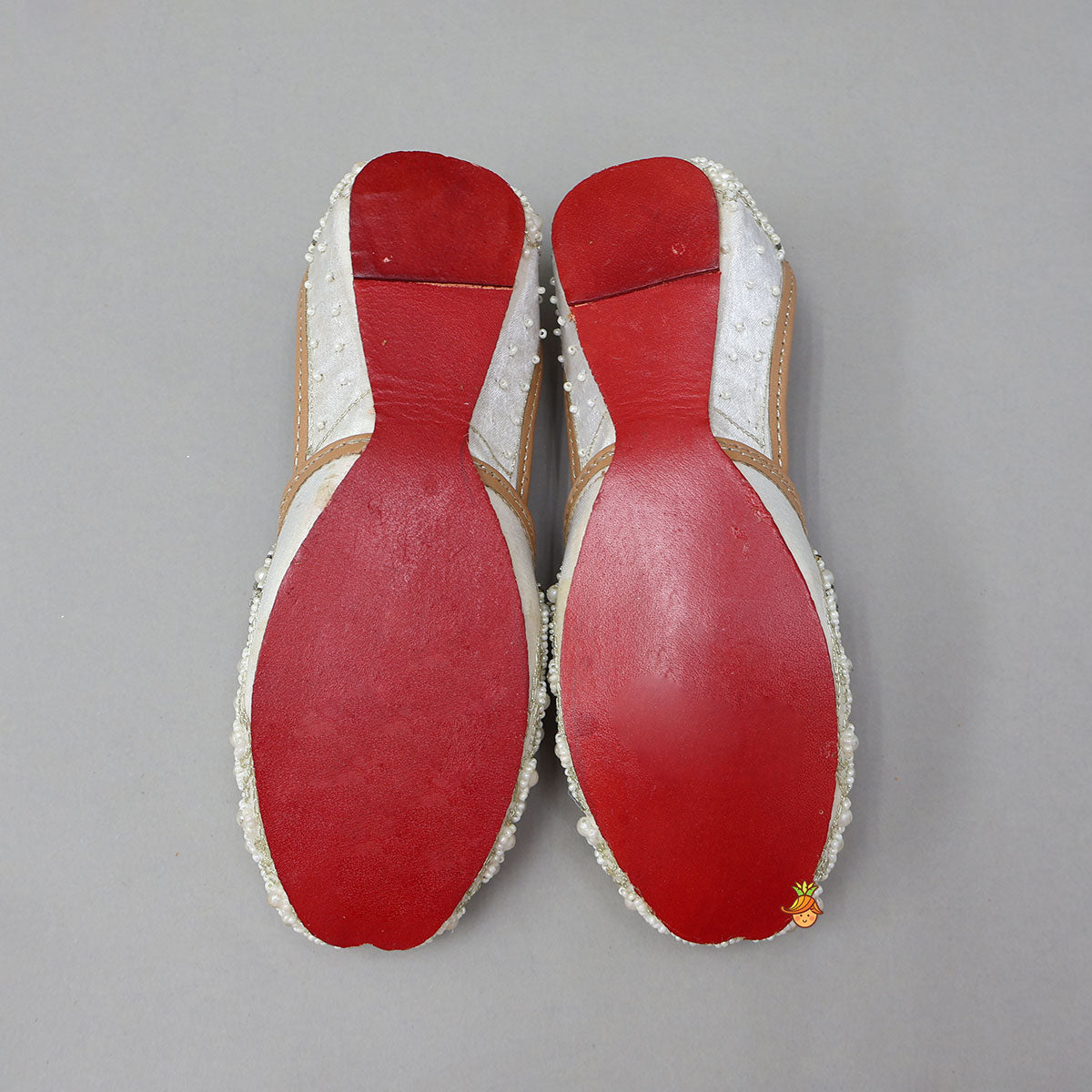 Beaded Floral Embroidered Jutti