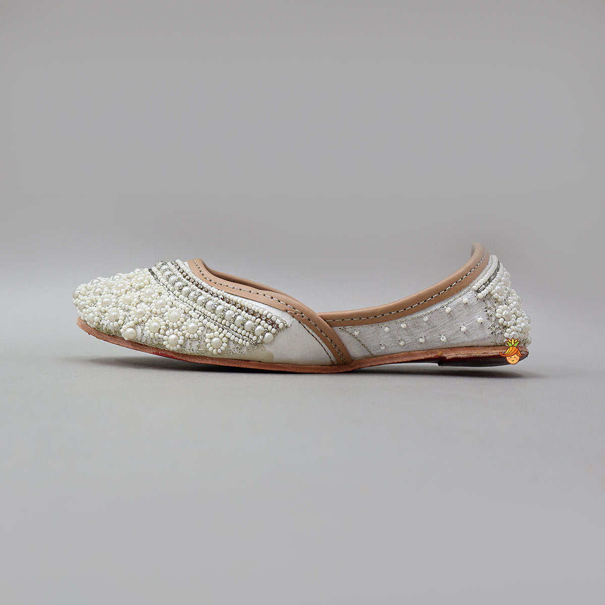 Beaded Floral Embroidered Jutti