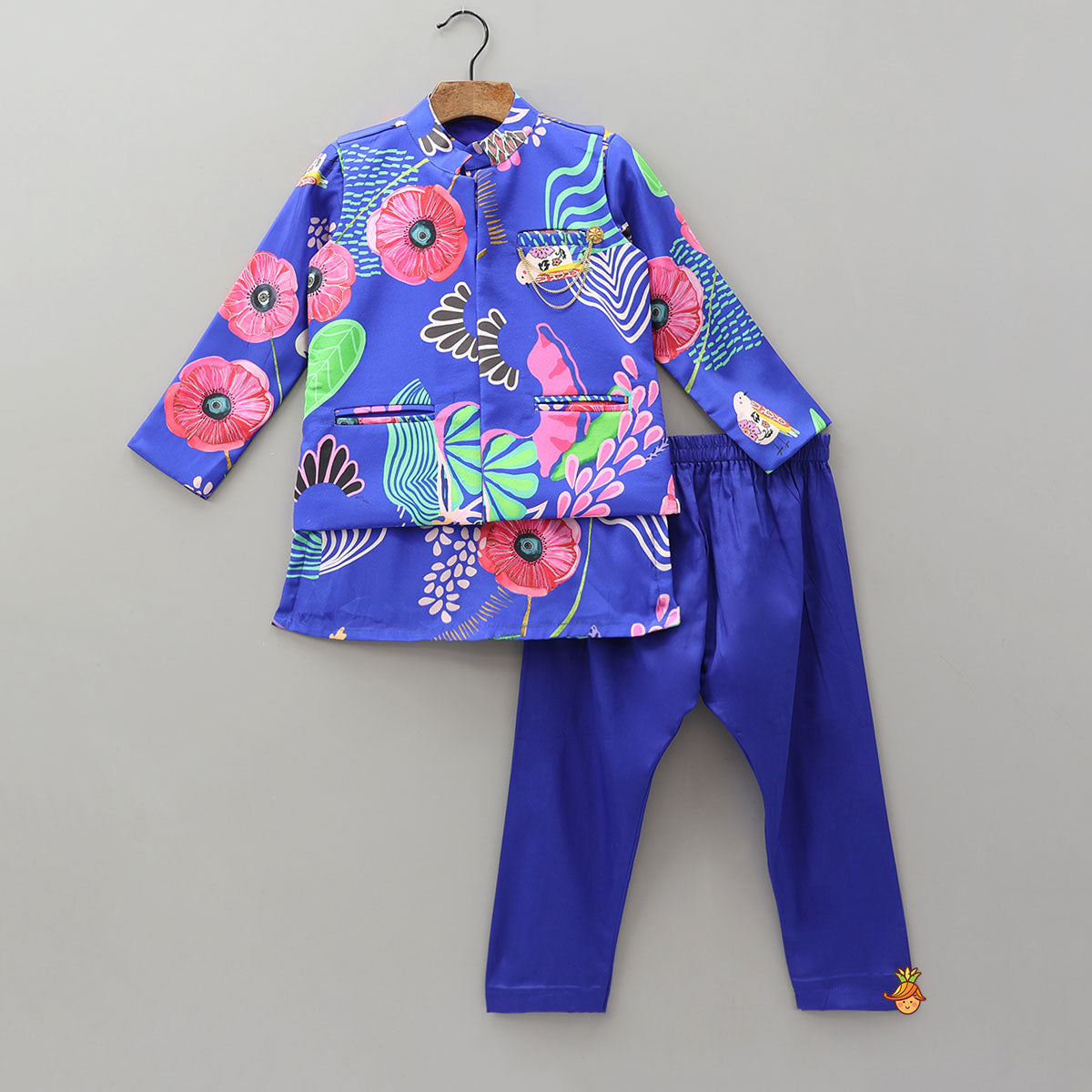 Charming Printed Kurta With Pocket Detail Jacket And Pyjama