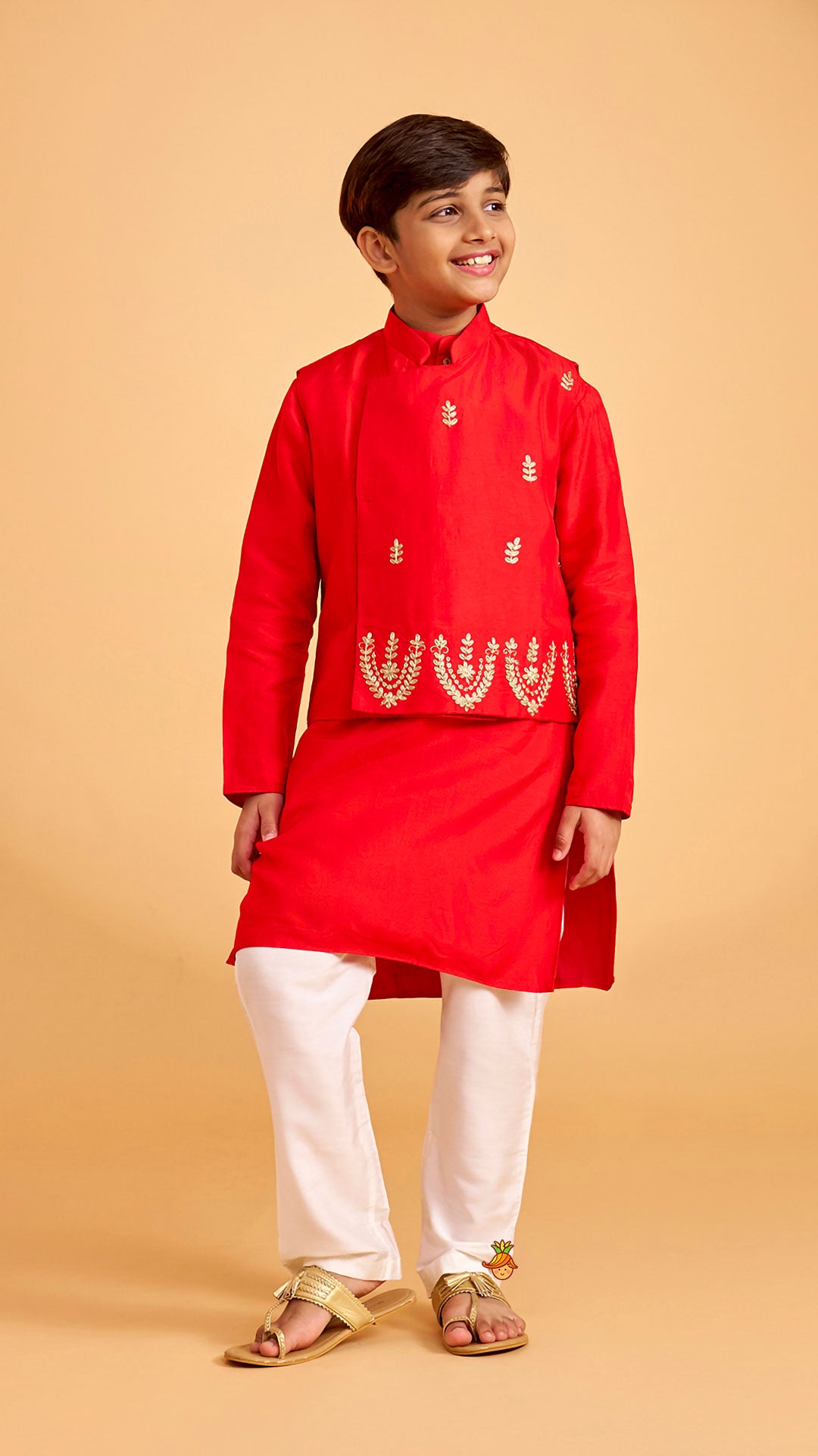 Pre Order: Ethnic Kurta With Embroidered Jacket And Pyjama
