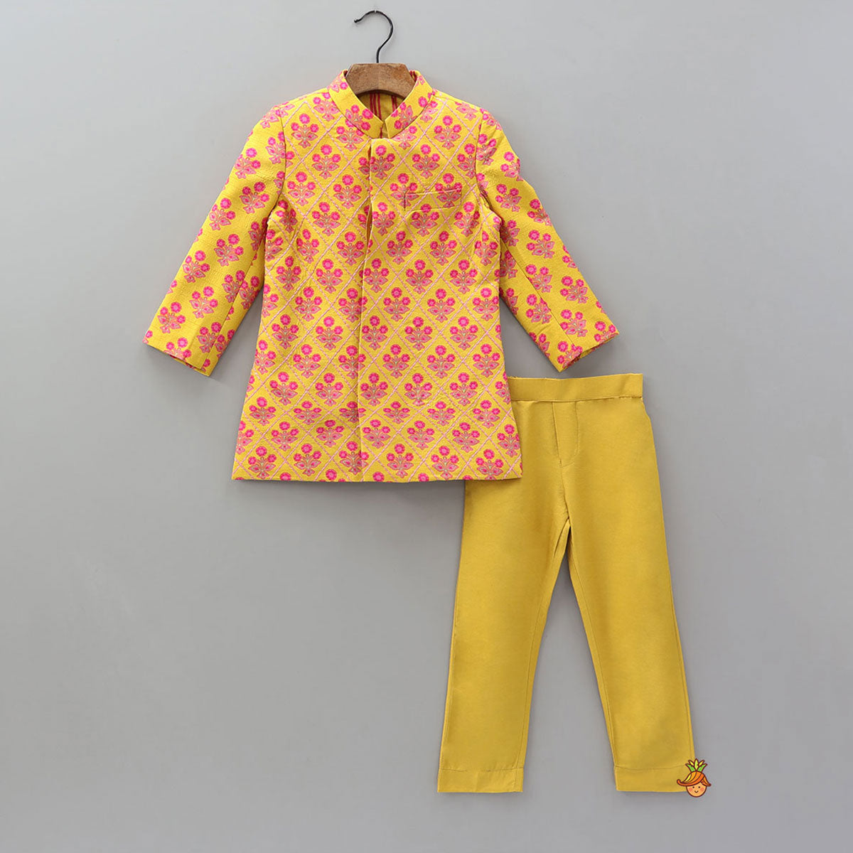 Pre Order: Pocket Detail Printed Sherwani With Pyjama