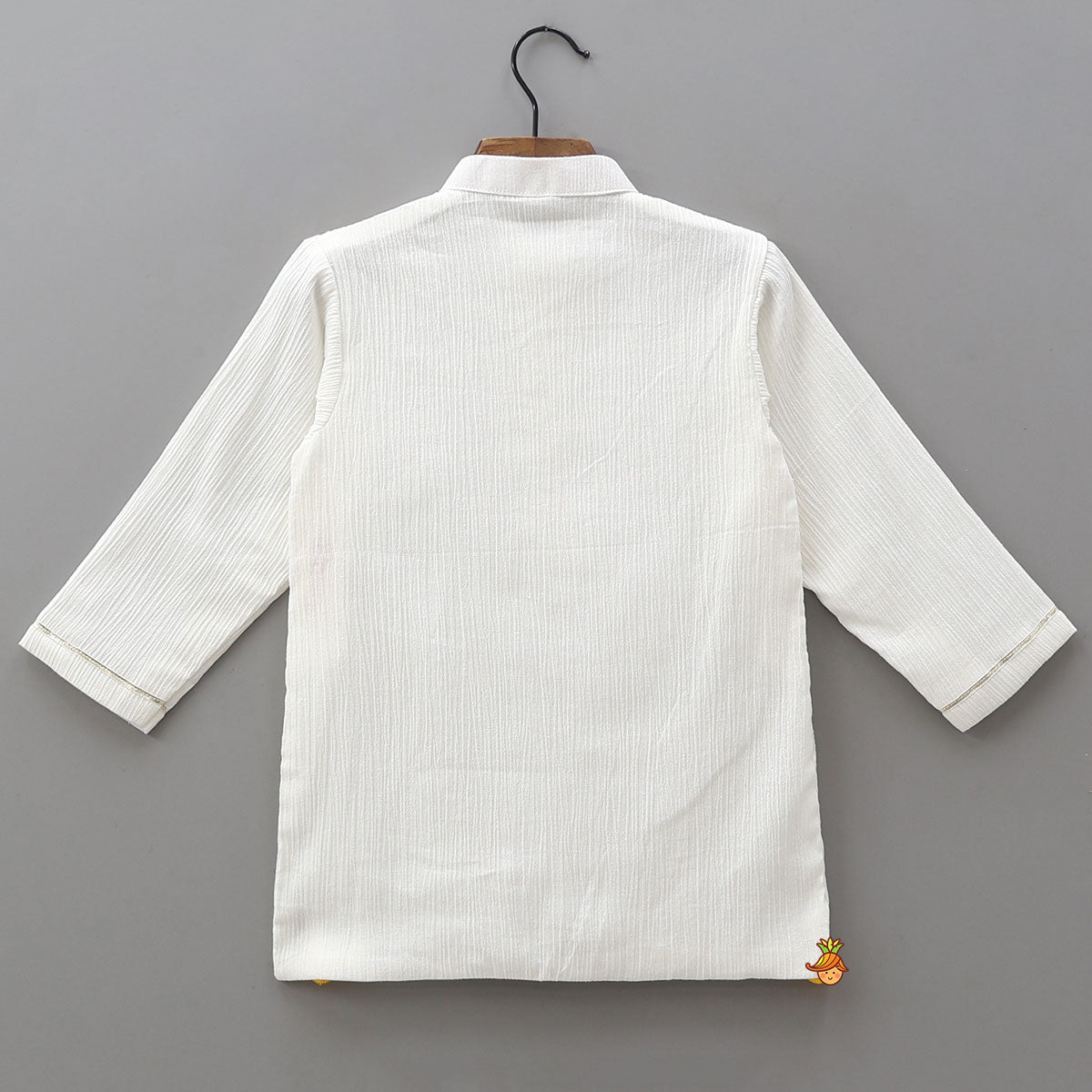 Lace Detailed Kurta With Contrasting Bandana