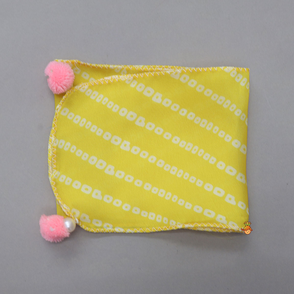 Lace Detailed Kurta With Contrasting Bandana