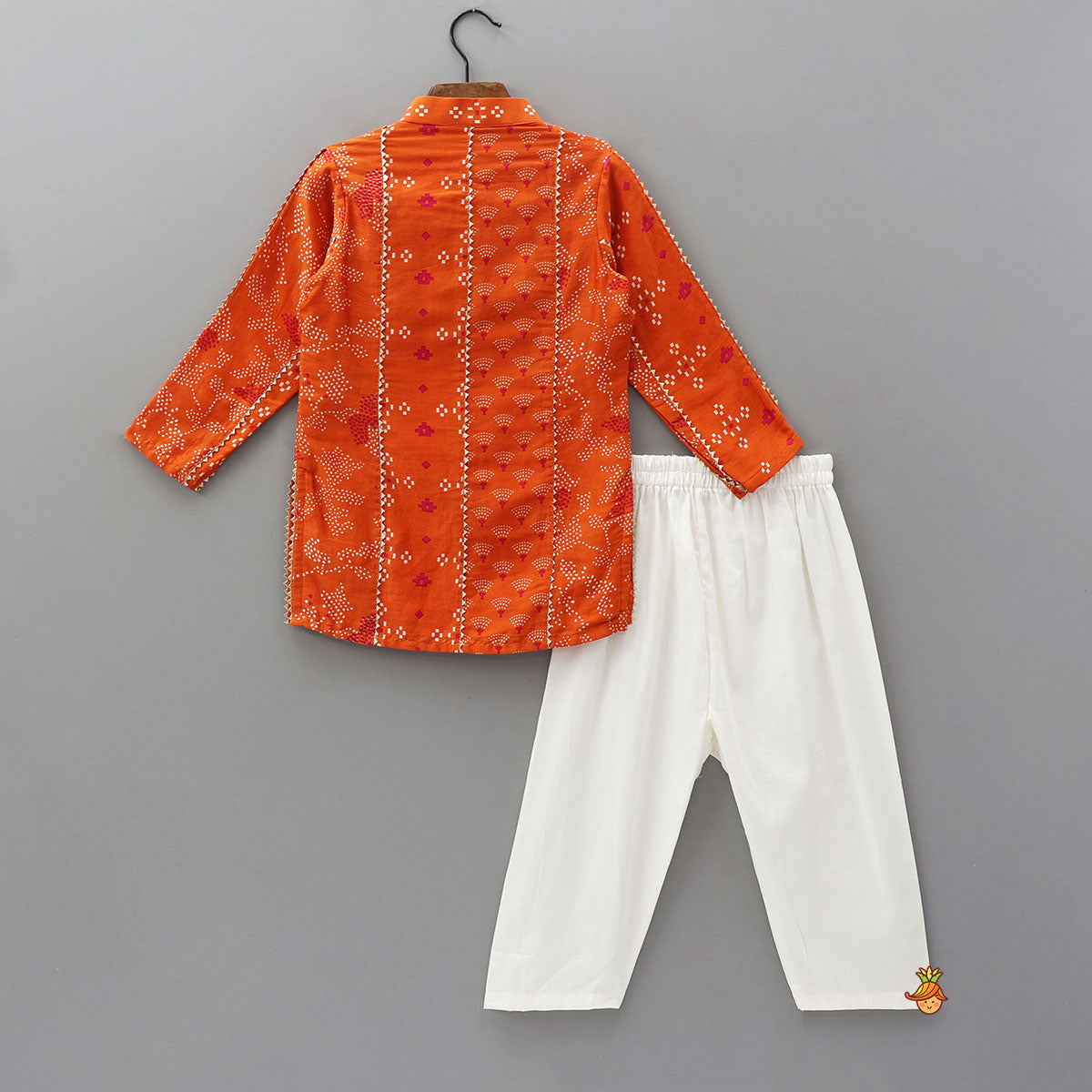 Pre Order: Front Placket Printed Ethnic Kurta And Pyjama