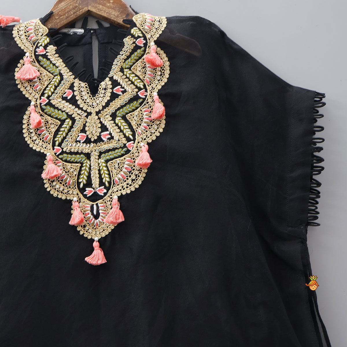 Pre Order: Yoke Embroidered Kaftan-Style Kurti With Inner Top And Matching Pant