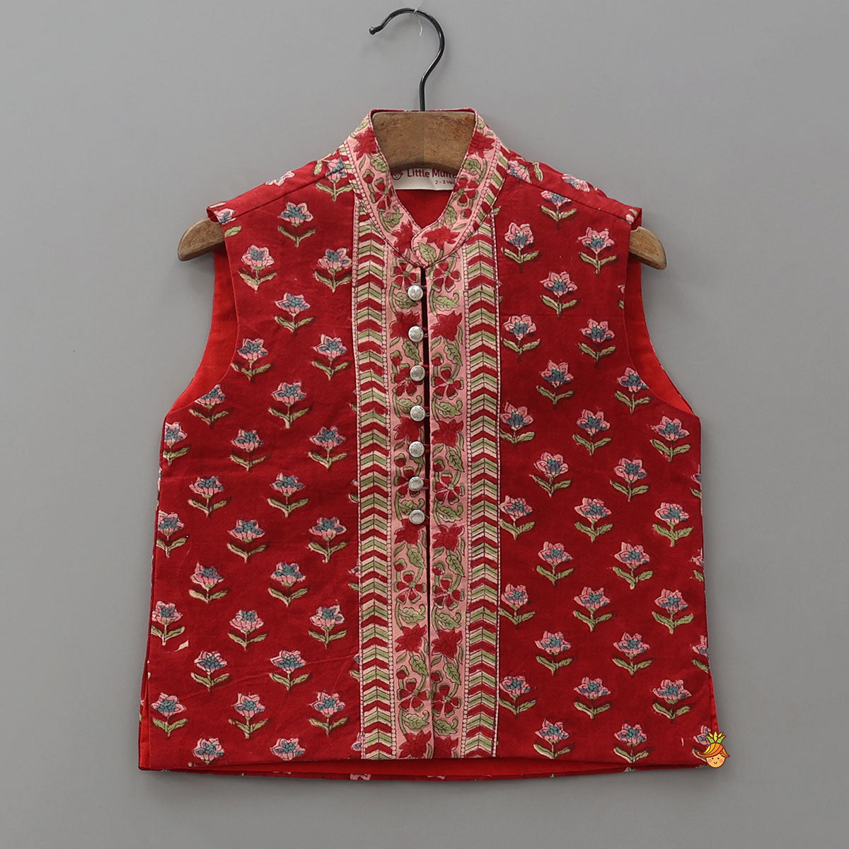 Pre Order: Ethnic Kurta With Loop Buttons Detail Jacket And Dhoti