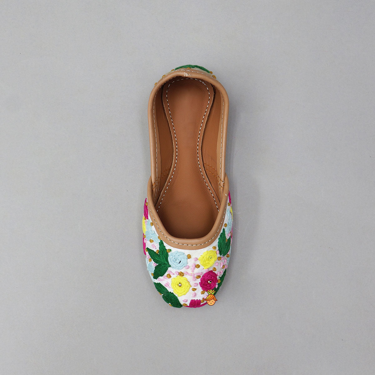 Thread Floral Embroidered Flat Jutti