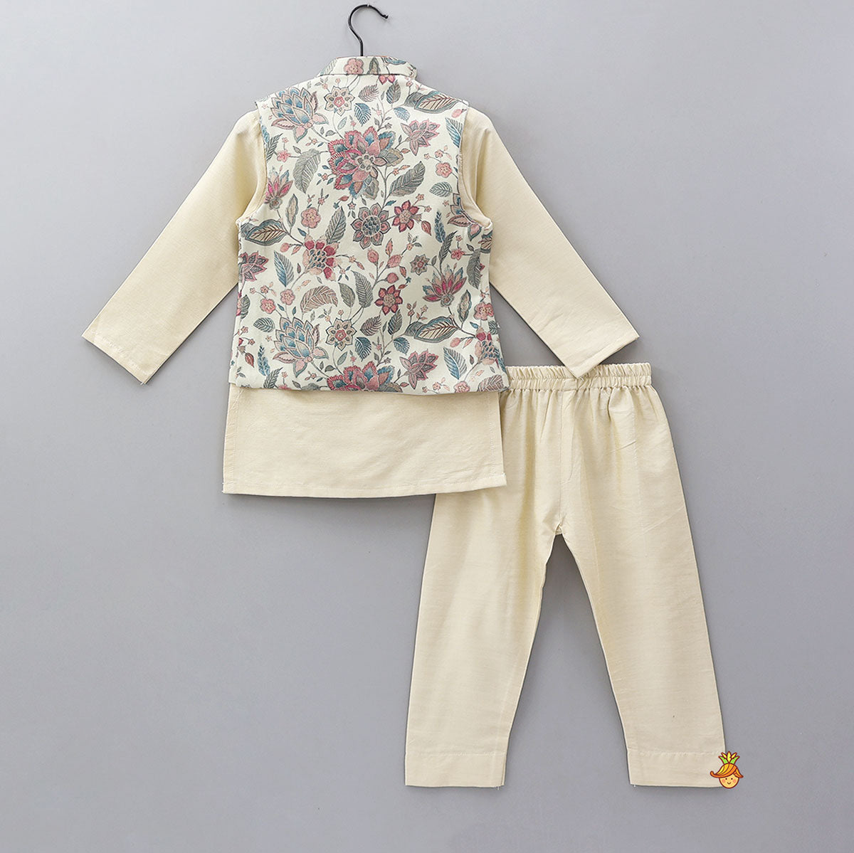 Pre Order: Ethnic Kurta And Diagonal Faux Button Detail Jacket With Pyjama