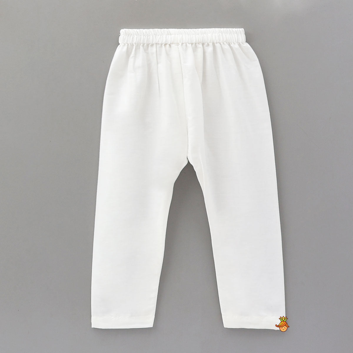 Pre Order: Stylish Floral Kurta With Patch Pocket Detail And Pyjama