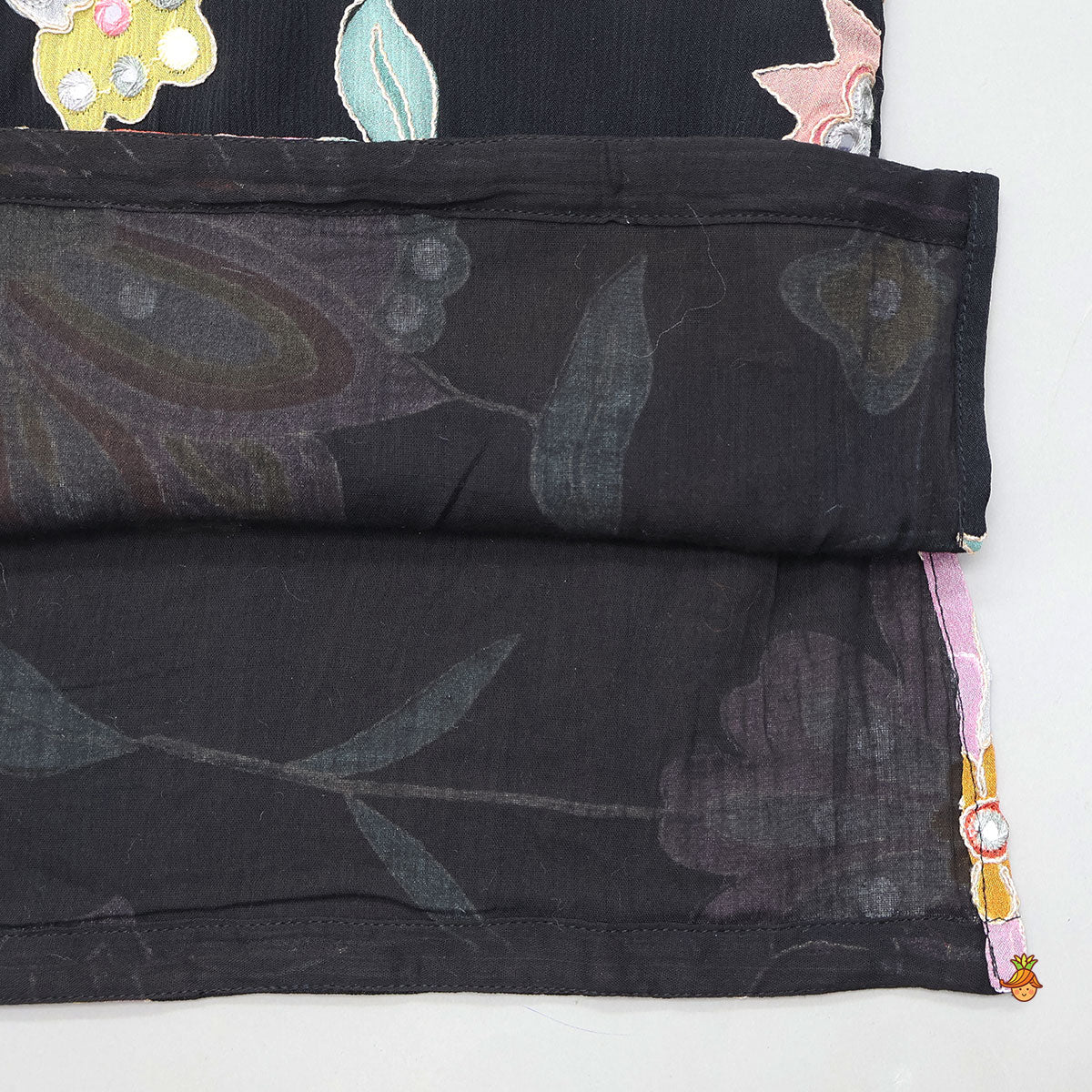 Pre Order: Stylish Floral Kurta With Patch Pocket Detail And Pyjama