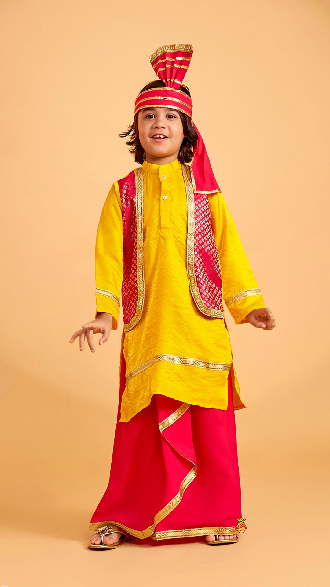 Shimmery Festive Kurta With Lungi, Turban And Accessories Set