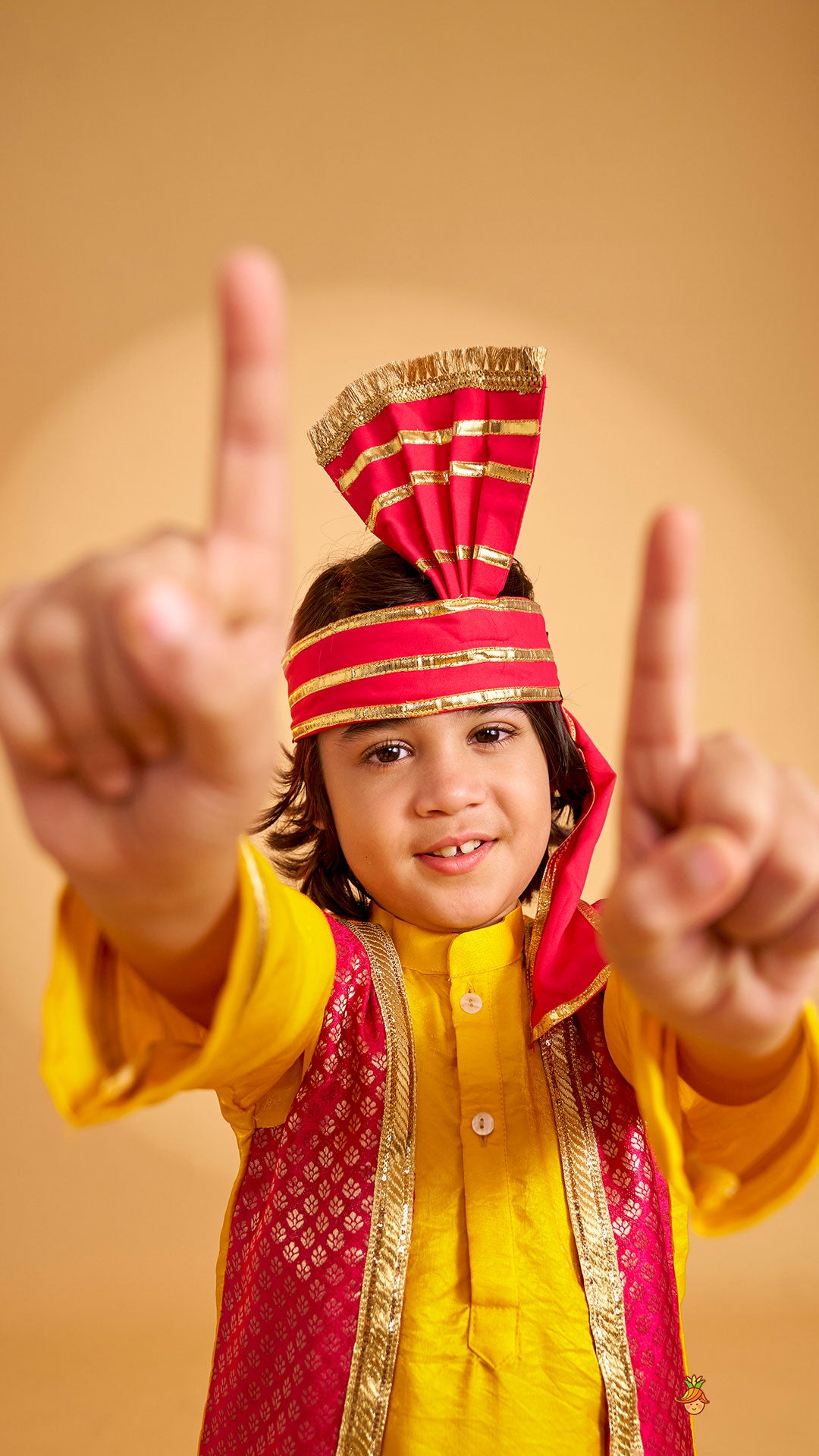 Shimmery Festive Kurta With Lungi, Turban And Accessories Set
