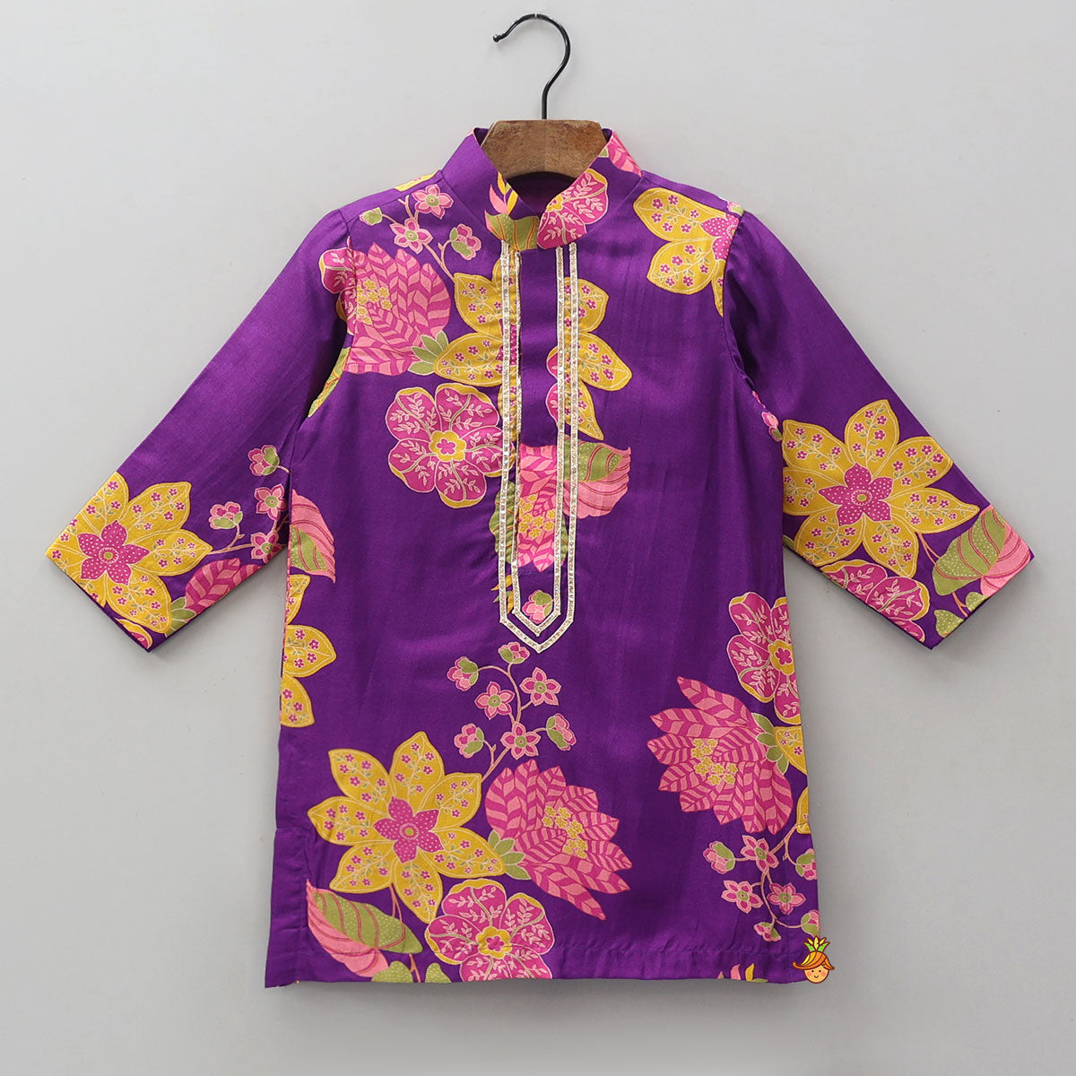 Pre Order: Printed Ethnic Kurta With Striped Pyjama