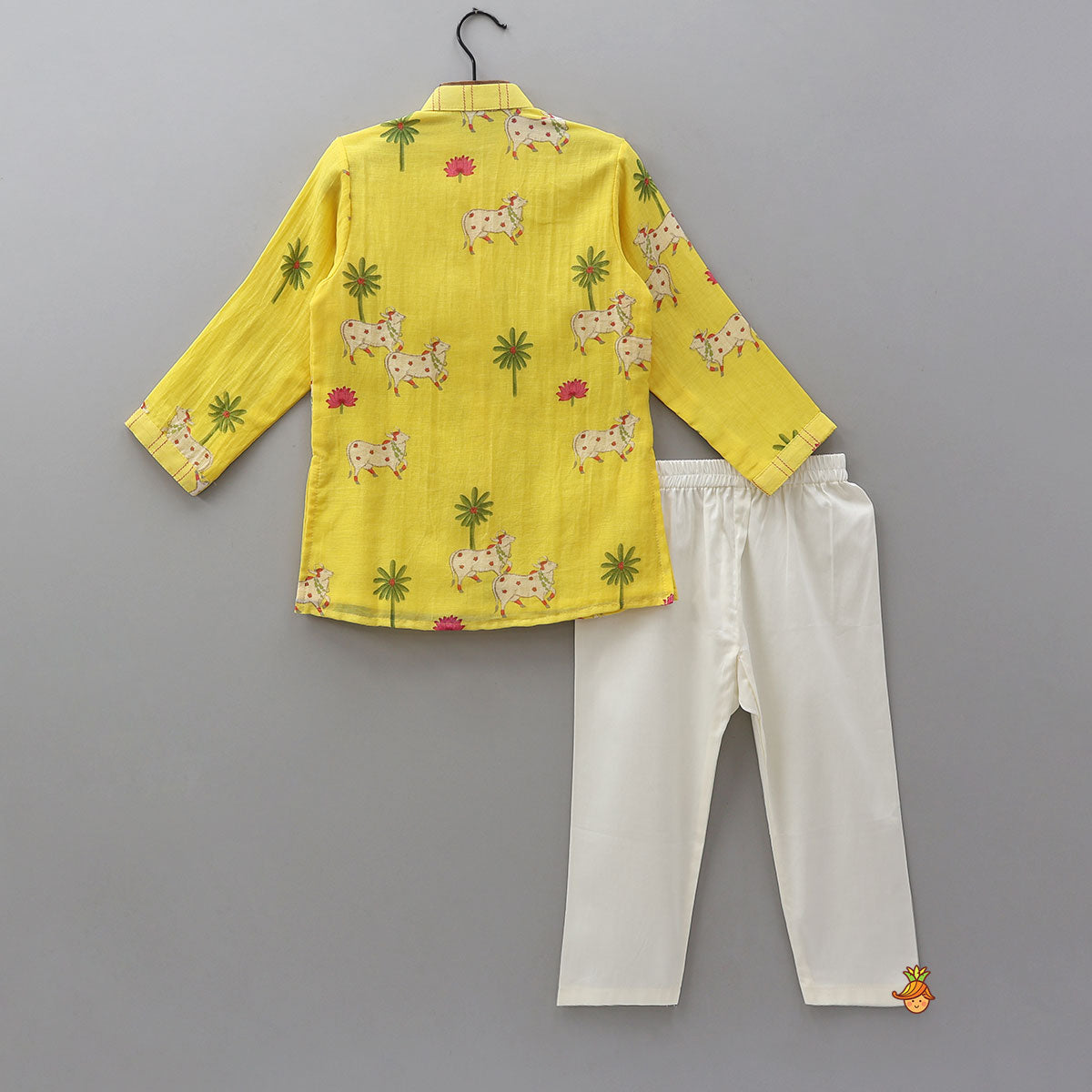 Pre Order: Front-Open Printed Ethnic Kurta With Pyjama