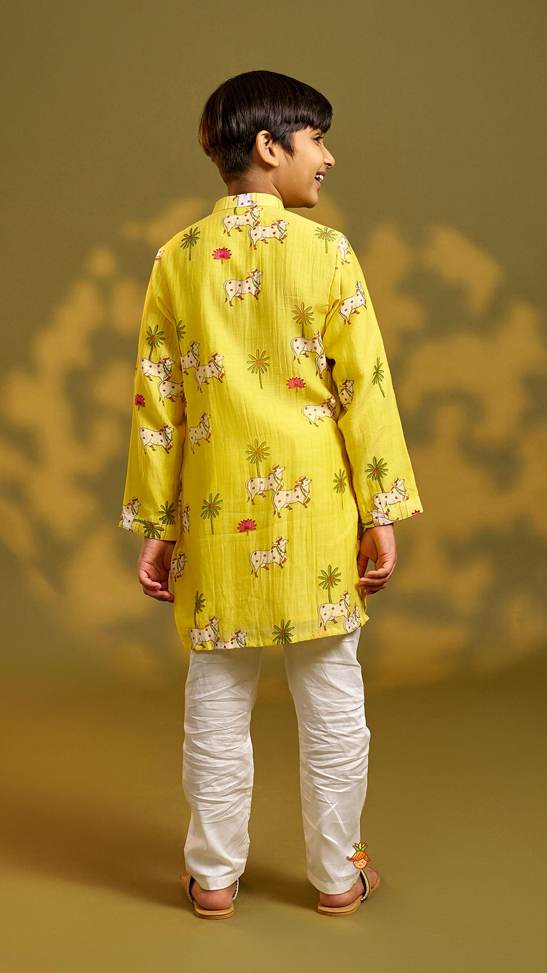 Pre Order: Front-Open Printed Ethnic Kurta With Pyjama