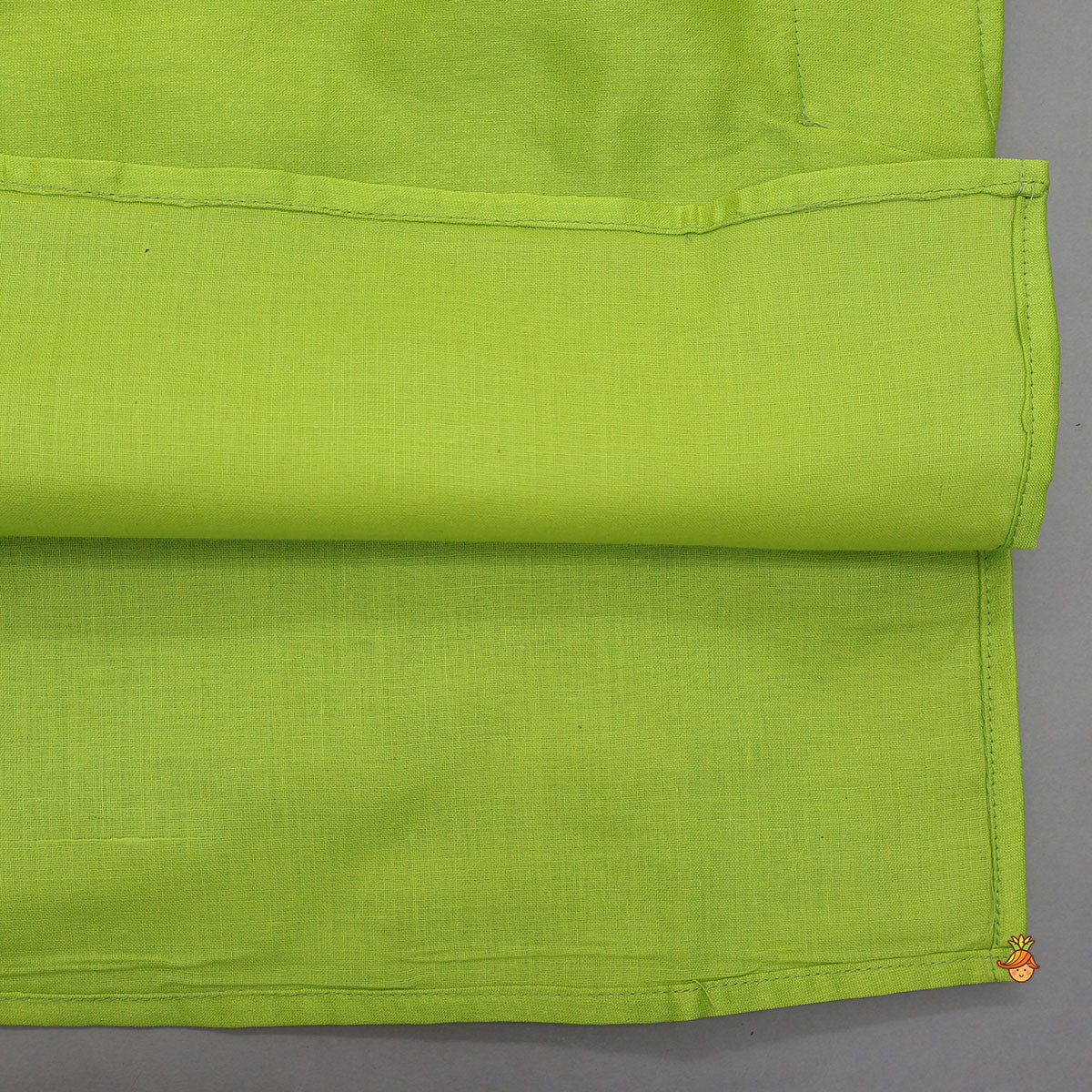 Floral Thread Embroidered Chanderi Kurta With Pyjama