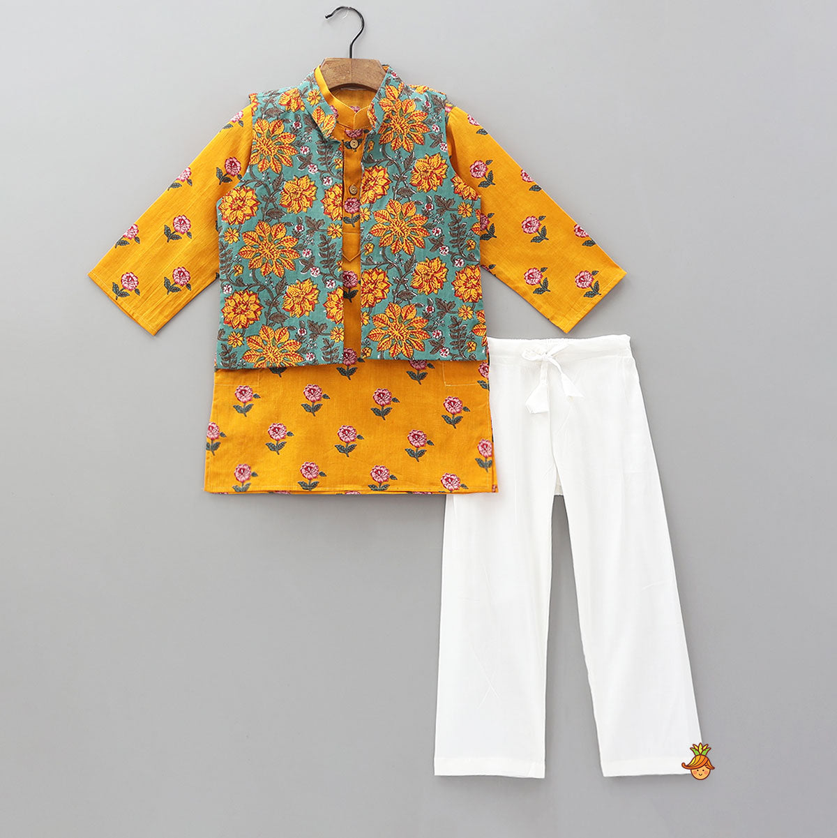 Floral Printed Kurta And Open jacket With Pyjama