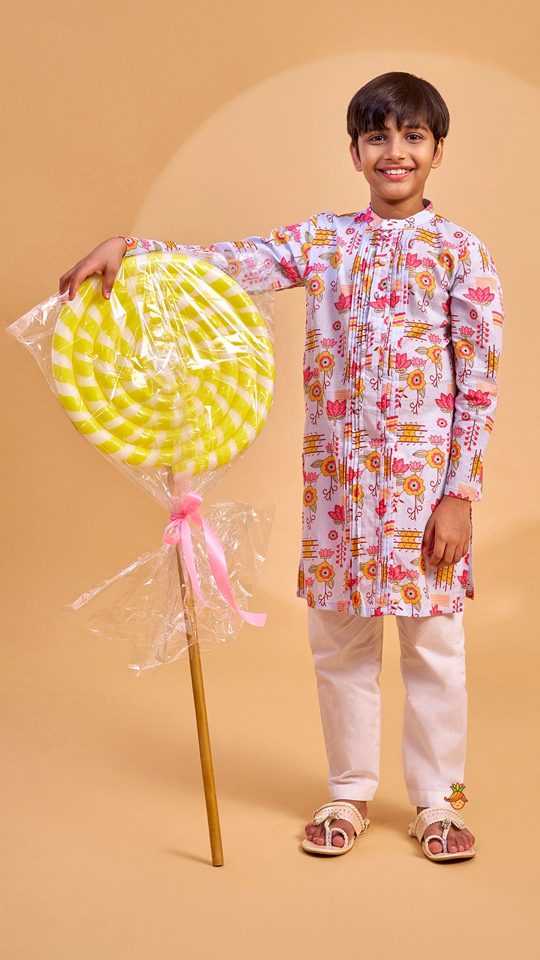 Pre Order: Printed Pin Tuck Kurta And Pyjama