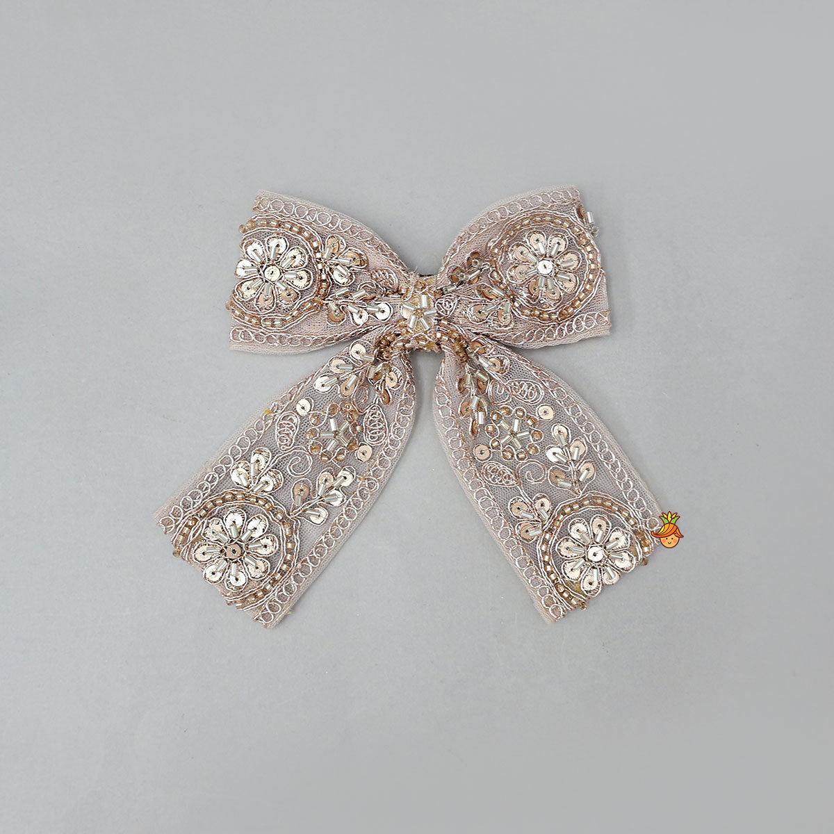 Intricately Embroidered Eye-Catching Net Hair Clip