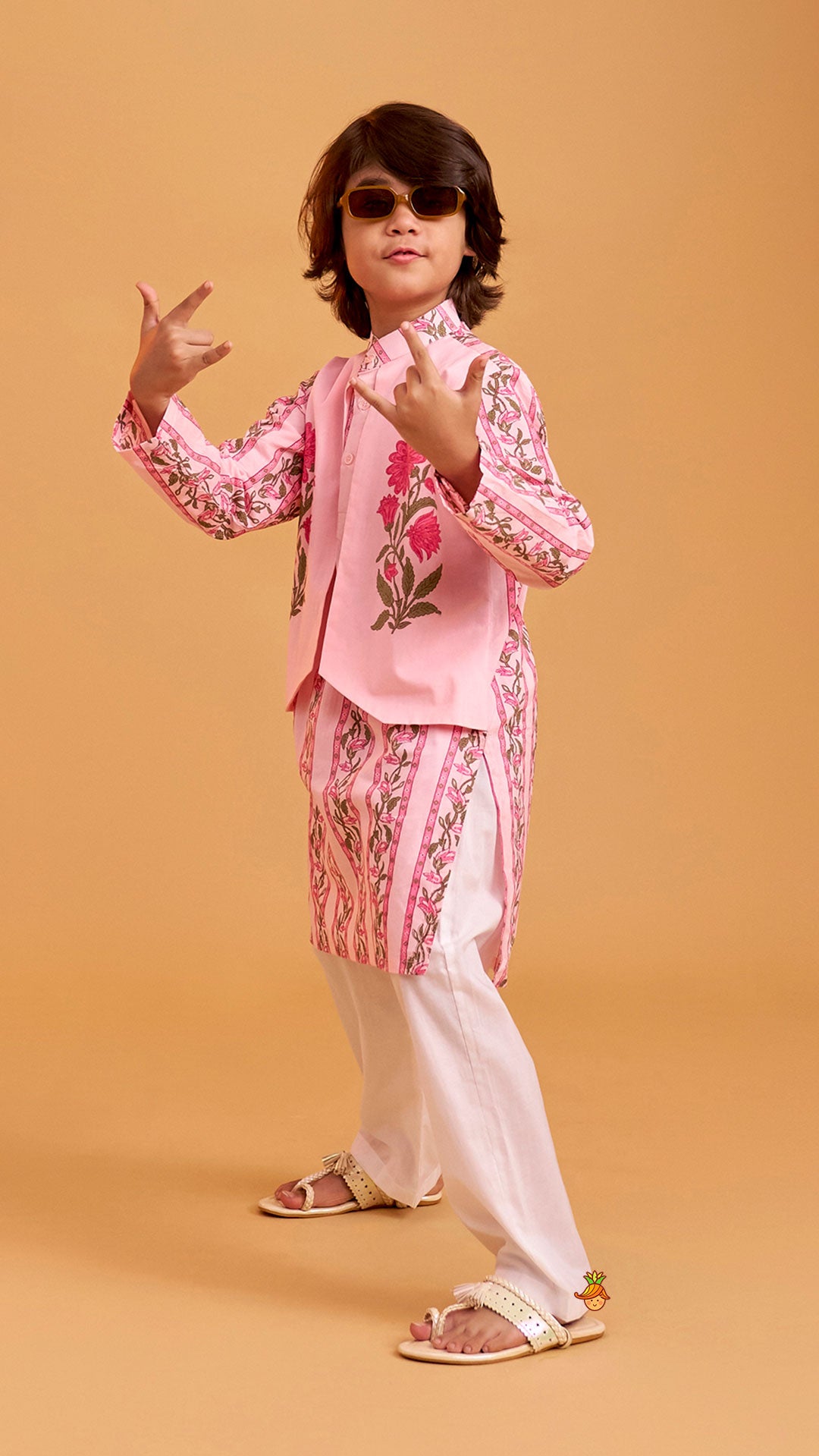 Floral Printed Flap Detail Kurta And Pyjama