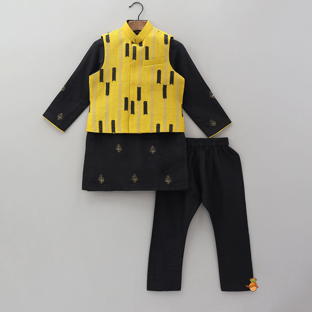 Pre Order: Booti Embroidered Kurta With Contrasting Jacket And Pyjama