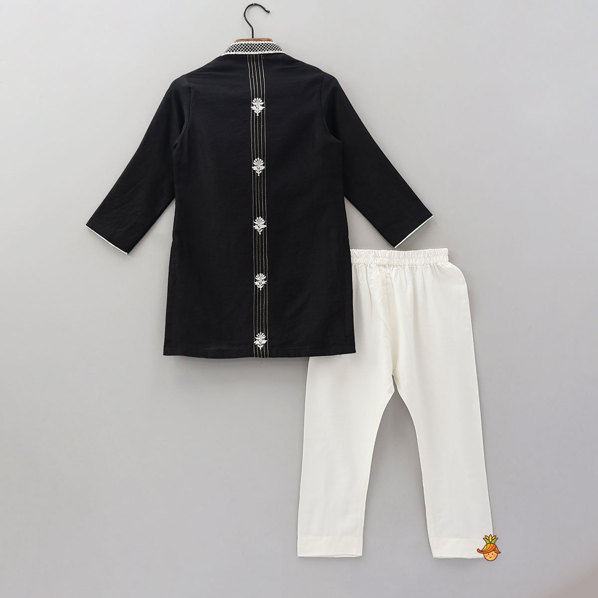 Pre Order: Checked Embroidered Collar And Front Placket Kurta With Pyjama