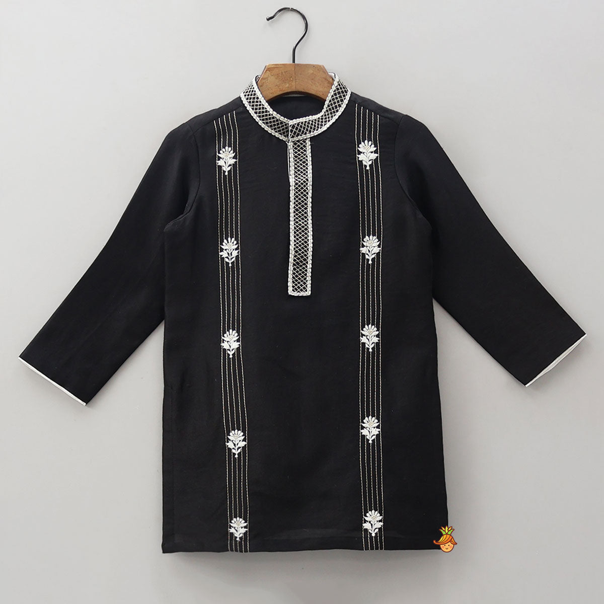 Pre Order: Checked Embroidered Collar And Front Placket Kurta With Pyjama