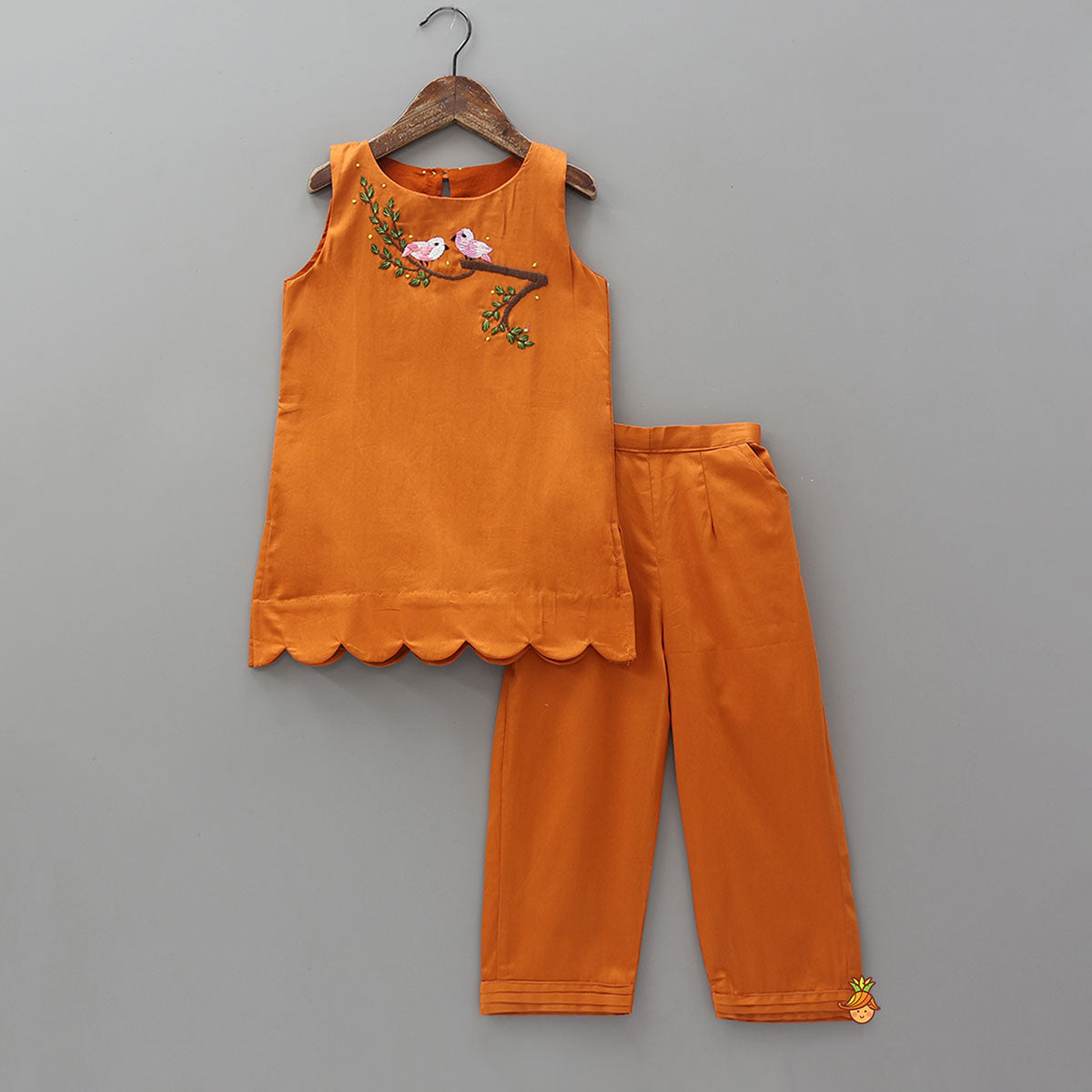 Scalloped Hem Cotton Kurti And Pant