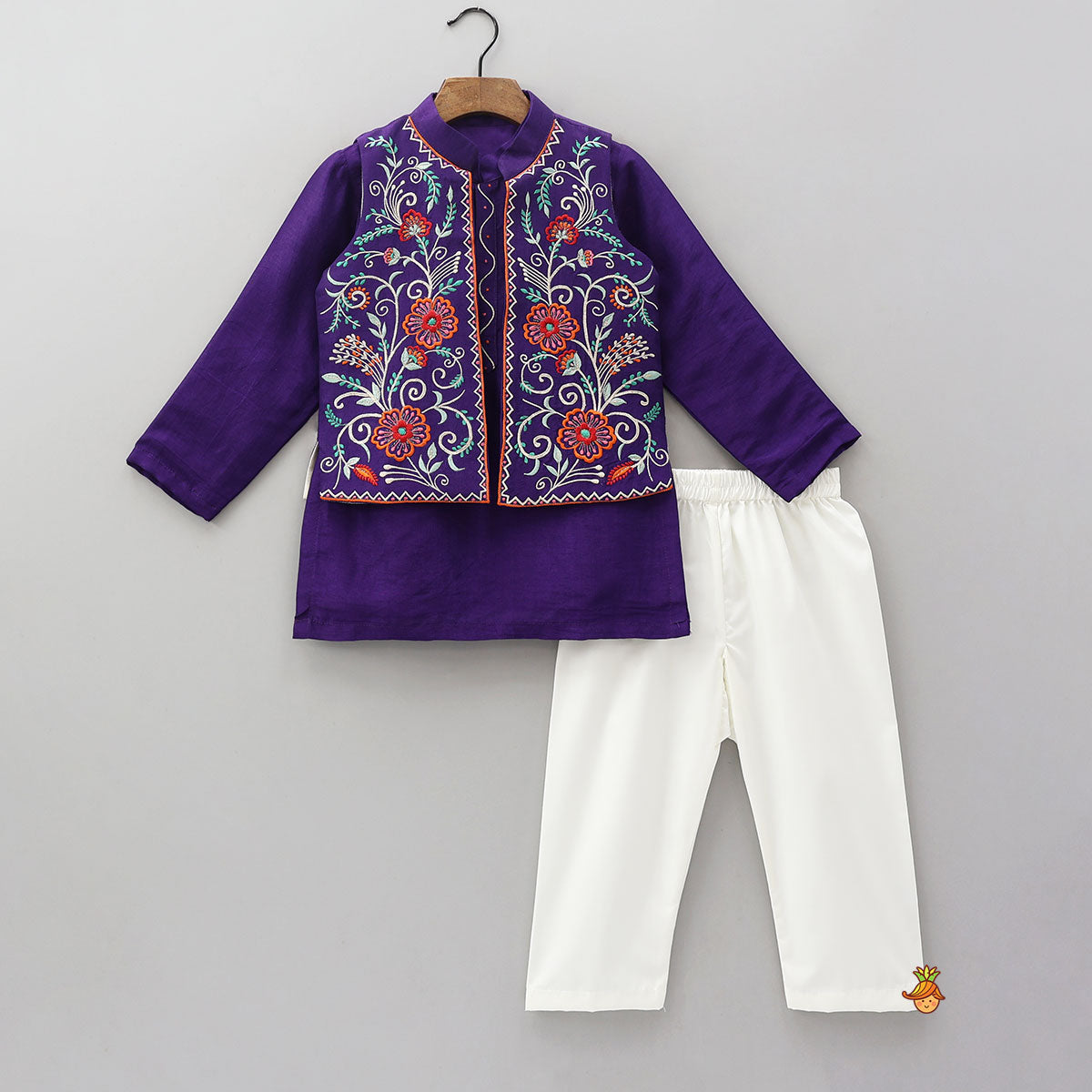 Pre Order: Ethnic Kurta With Thread Embroidered Front Open Jacket And Pyjama
