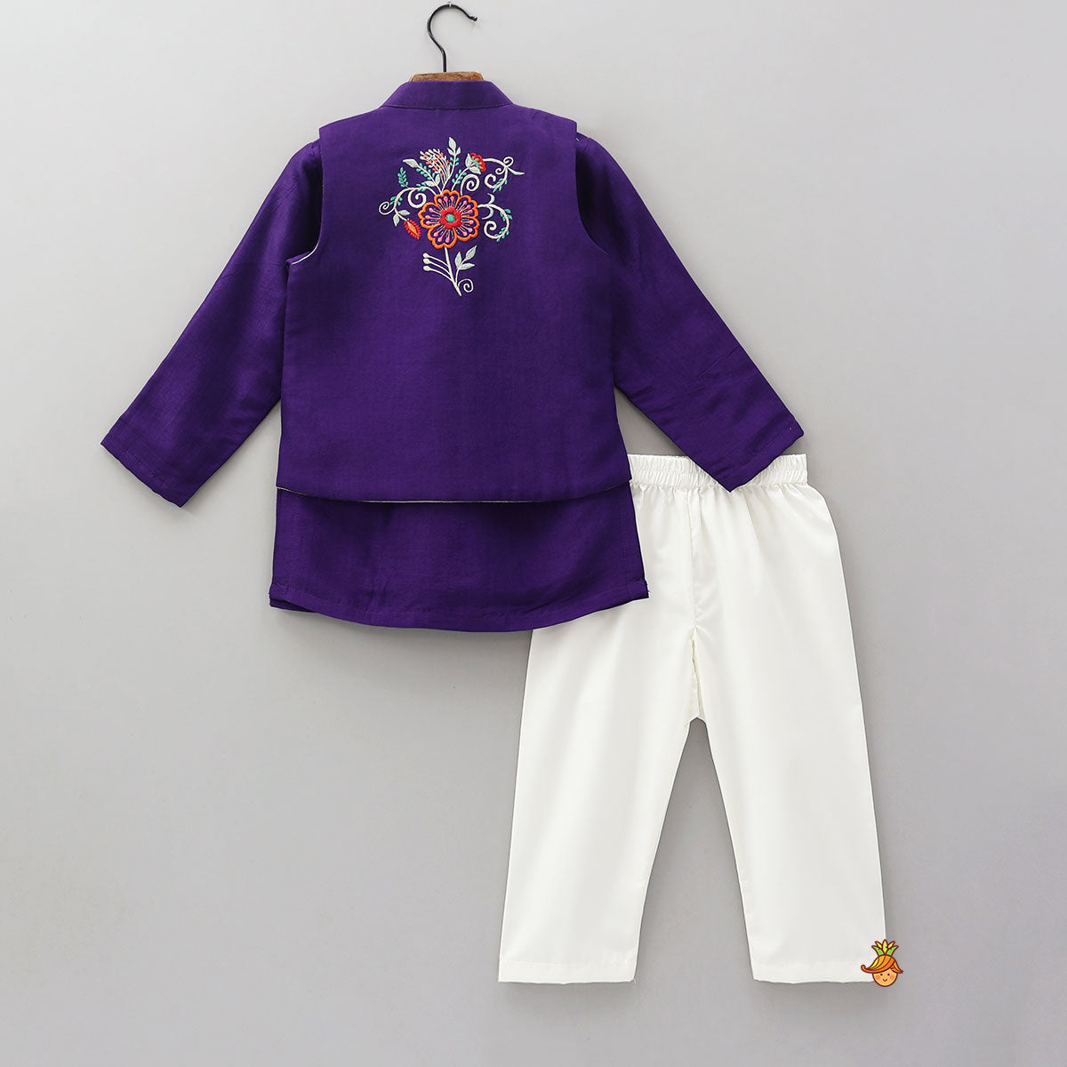 Pre Order: Ethnic Kurta With Thread Embroidered Front Open Jacket And Pyjama