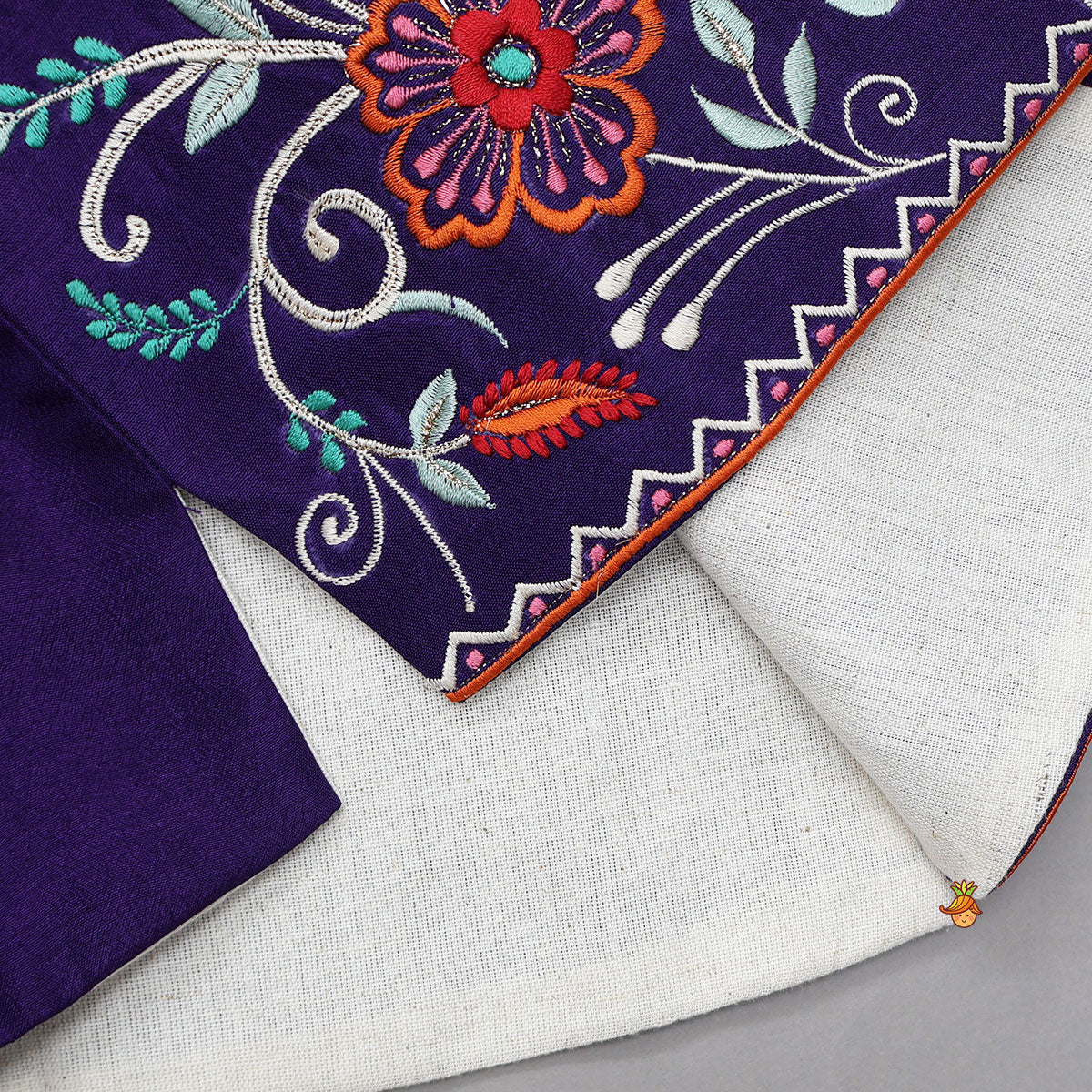 Pre Order: Ethnic Kurta With Thread Embroidered Front Open Jacket And Pyjama