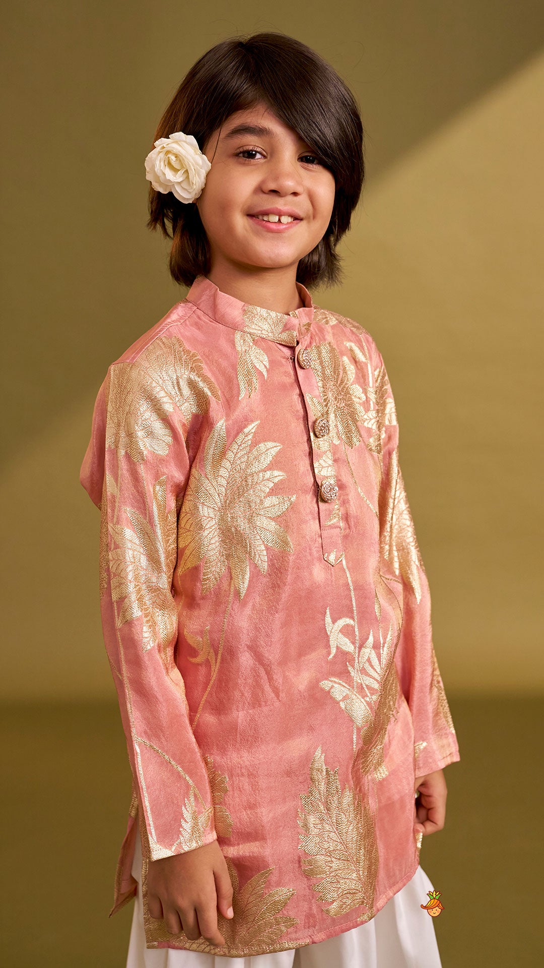 Pre Order: Bird Motif Detailed Shimmery Kurta And Dhoti