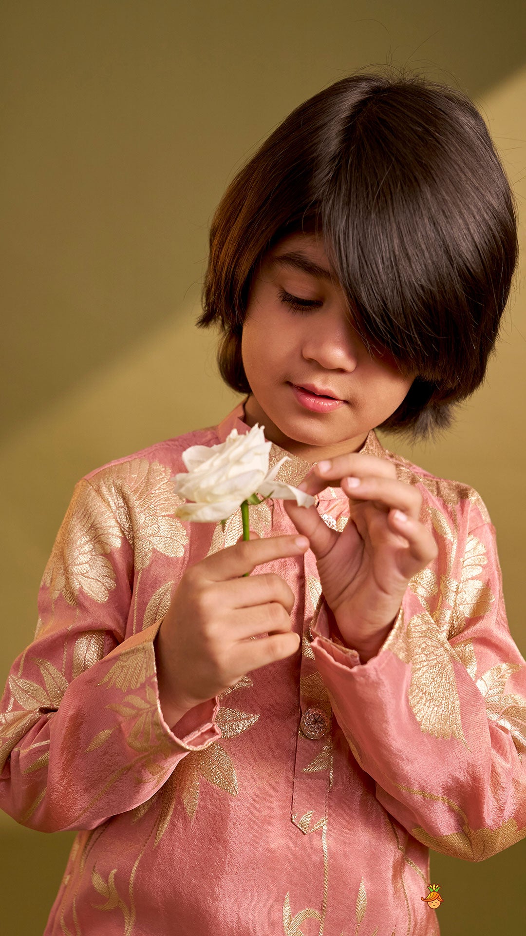 Pre Order: Bird Motif Detailed Shimmery Kurta And Dhoti